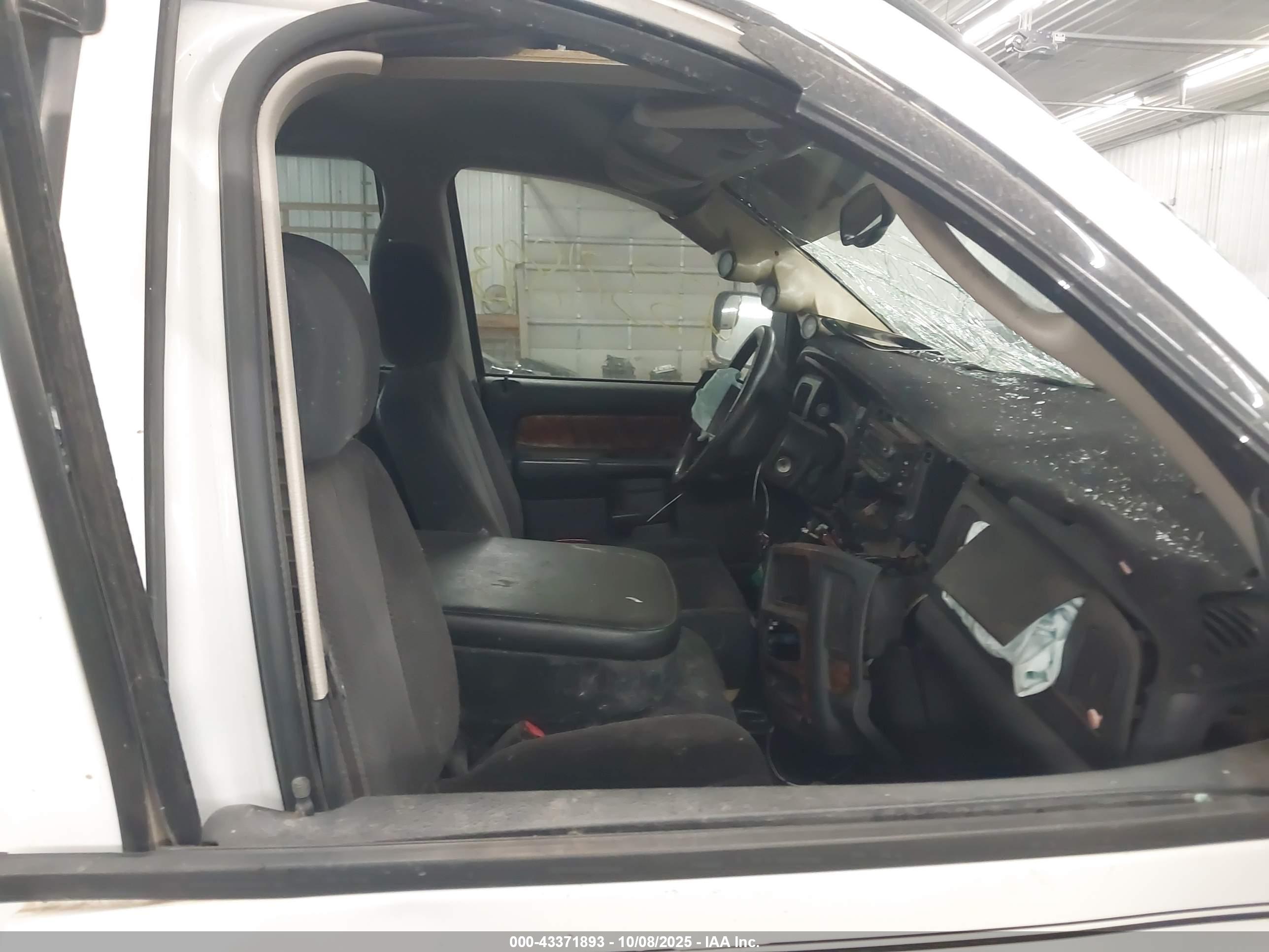 DODGE RAM image 5