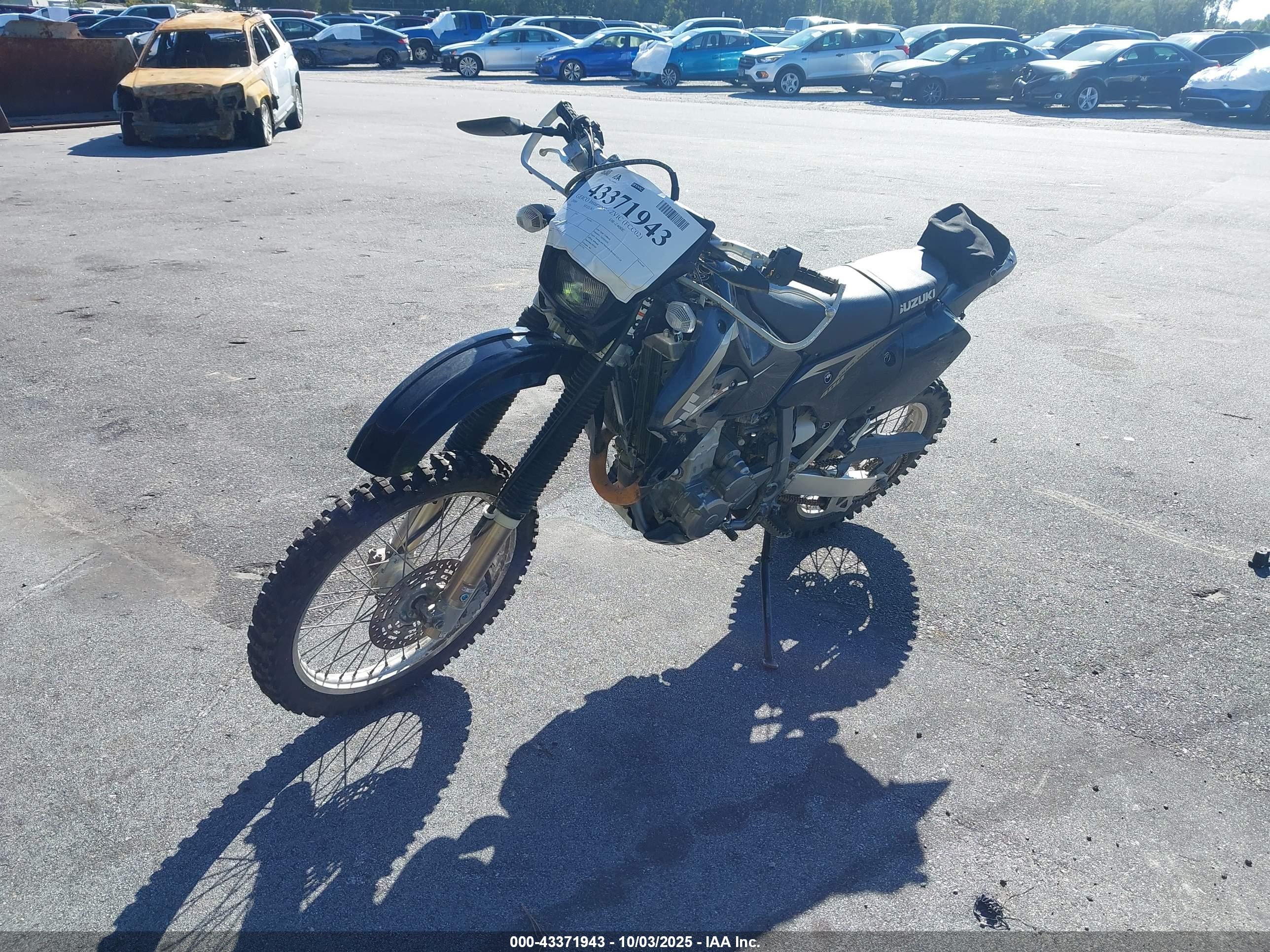 SUZUKI DR-Z400 image 2