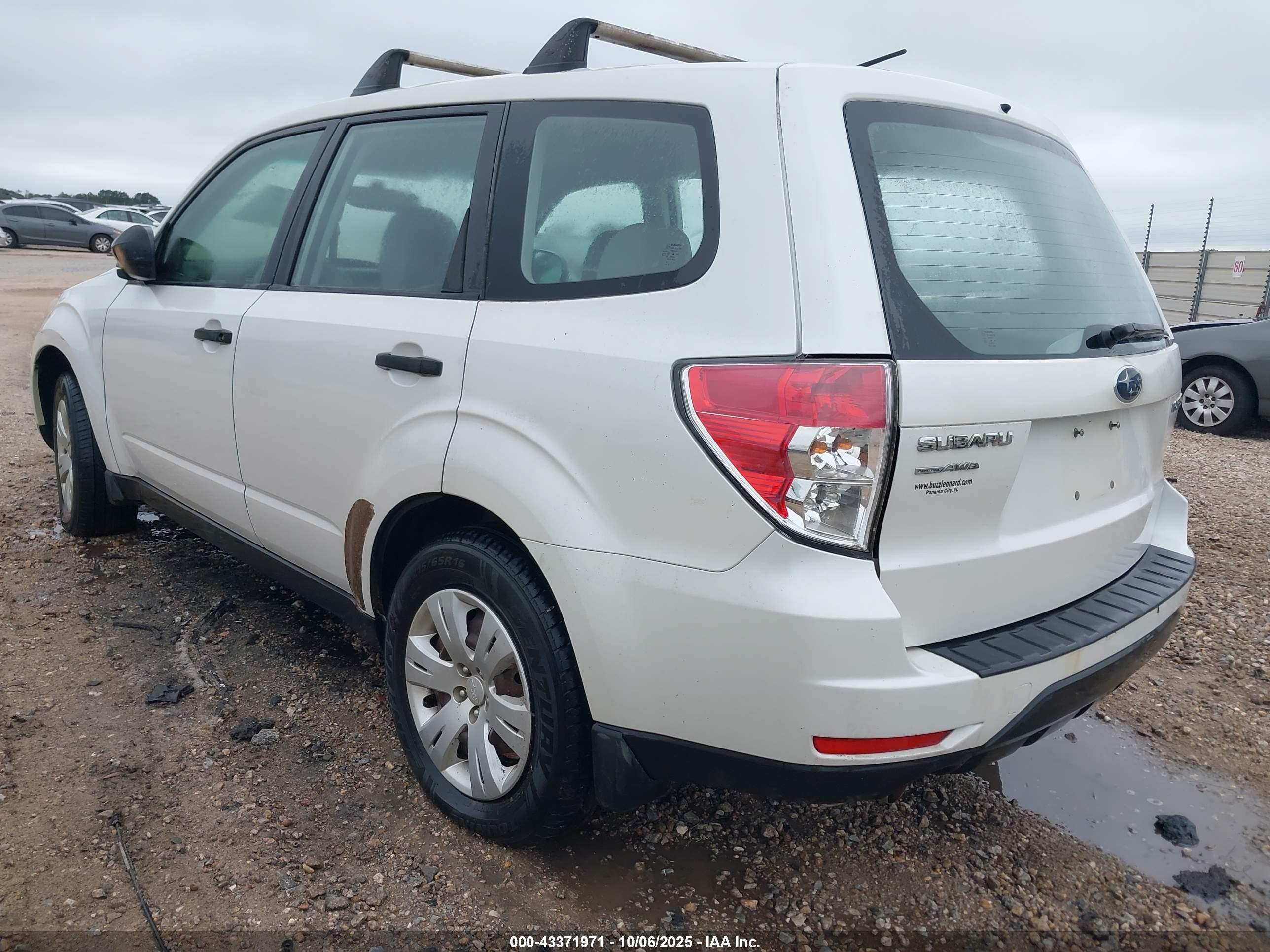 SUBARU FORESTER image 3