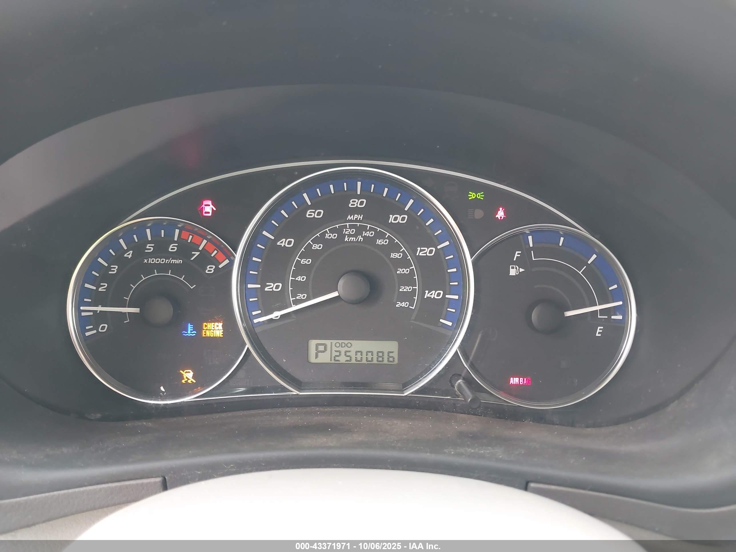 SUBARU FORESTER image 7