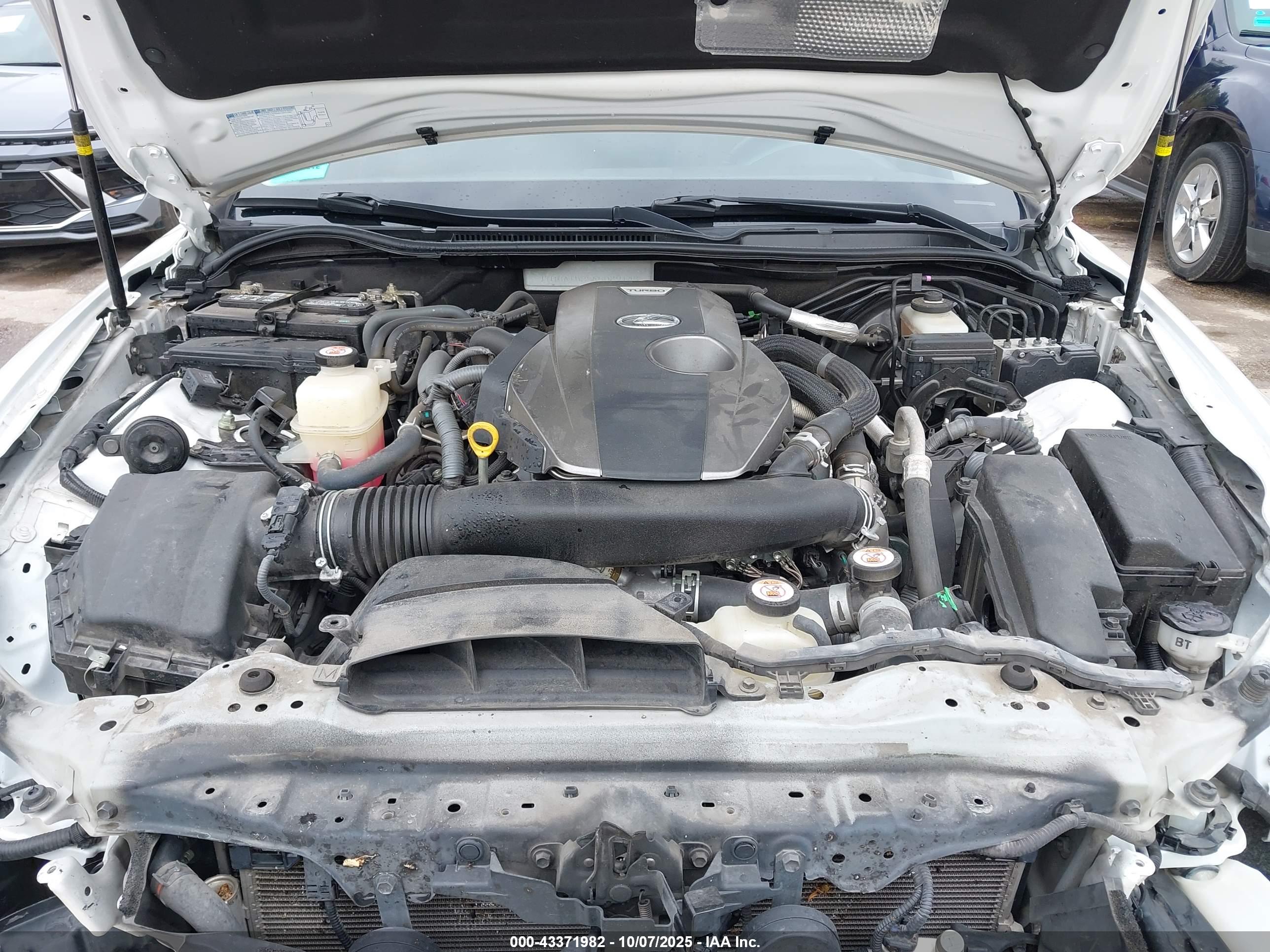 LEXUS IS image 10