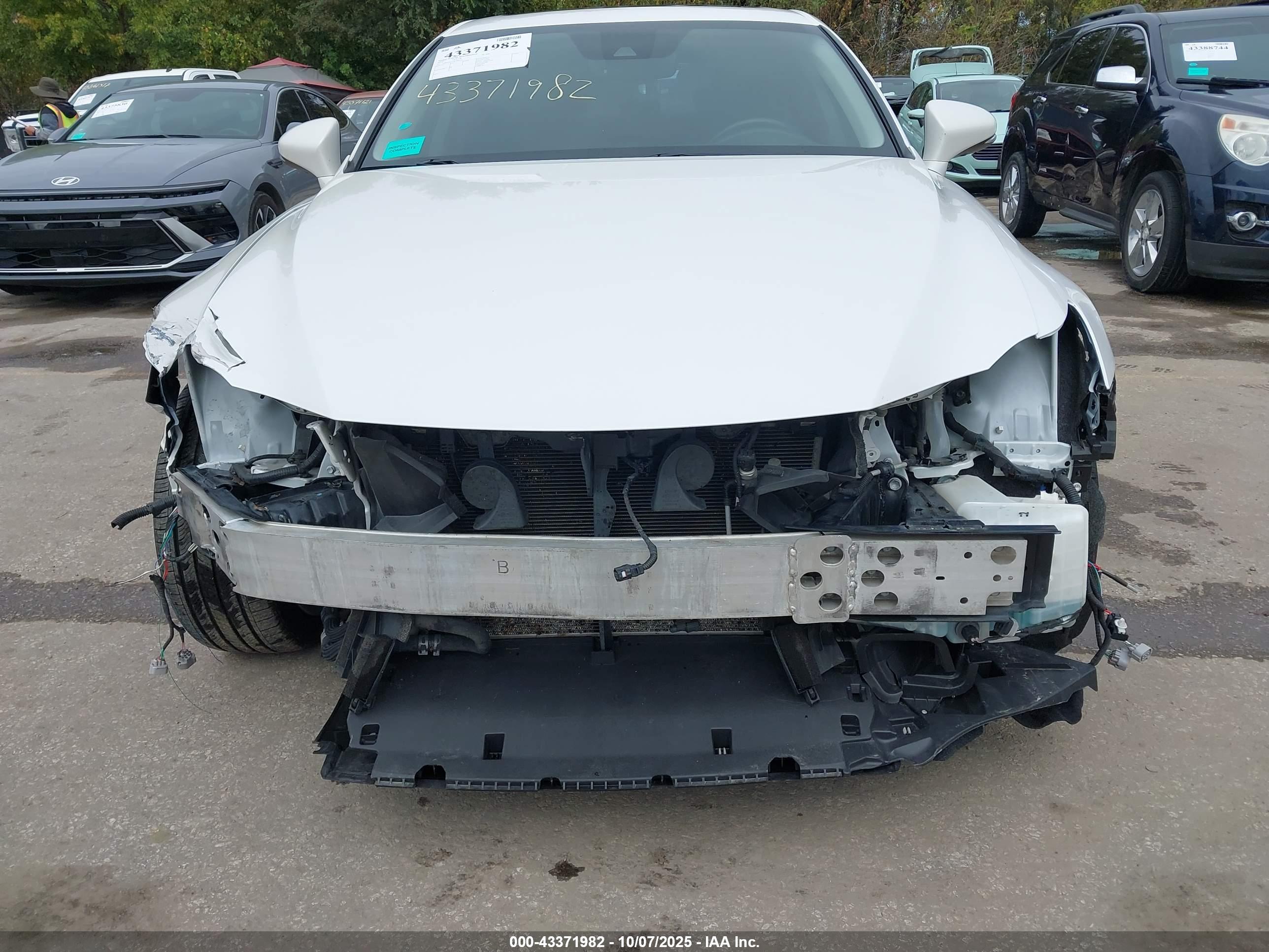 LEXUS IS image 6