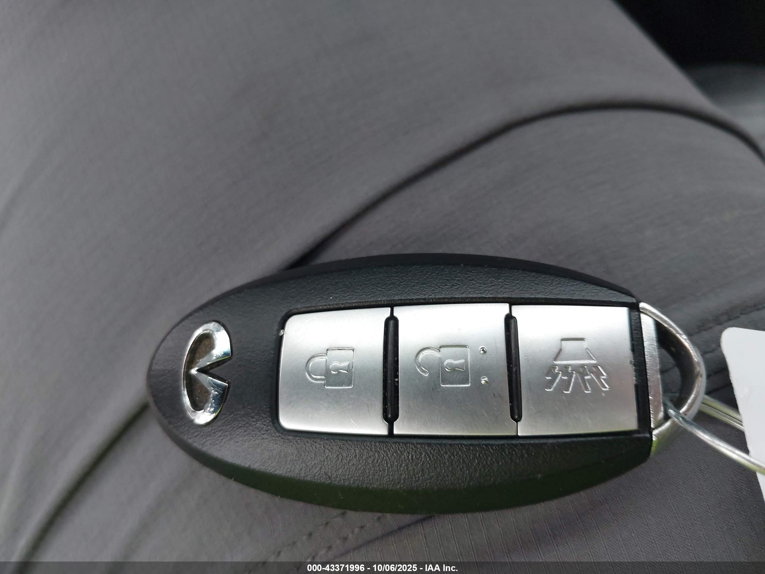 INFINITI EX35 image 11