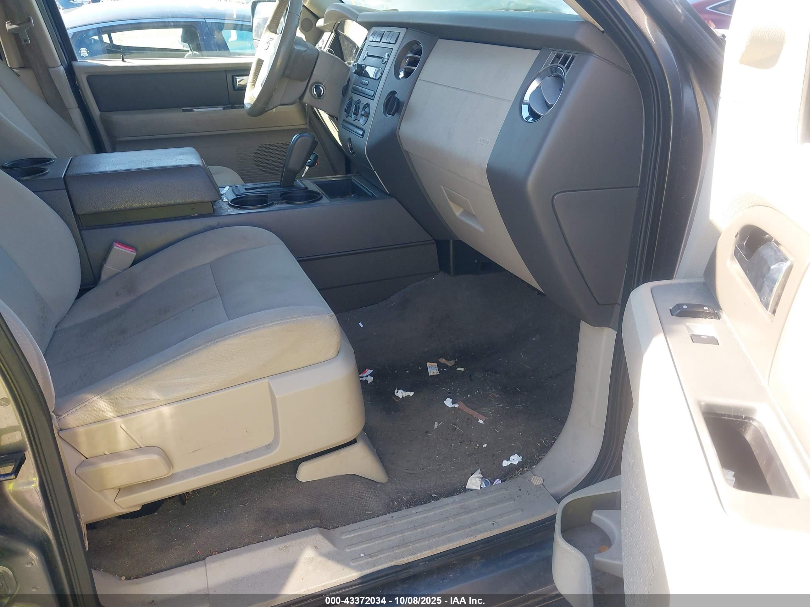 FORD EXPEDITION image 5