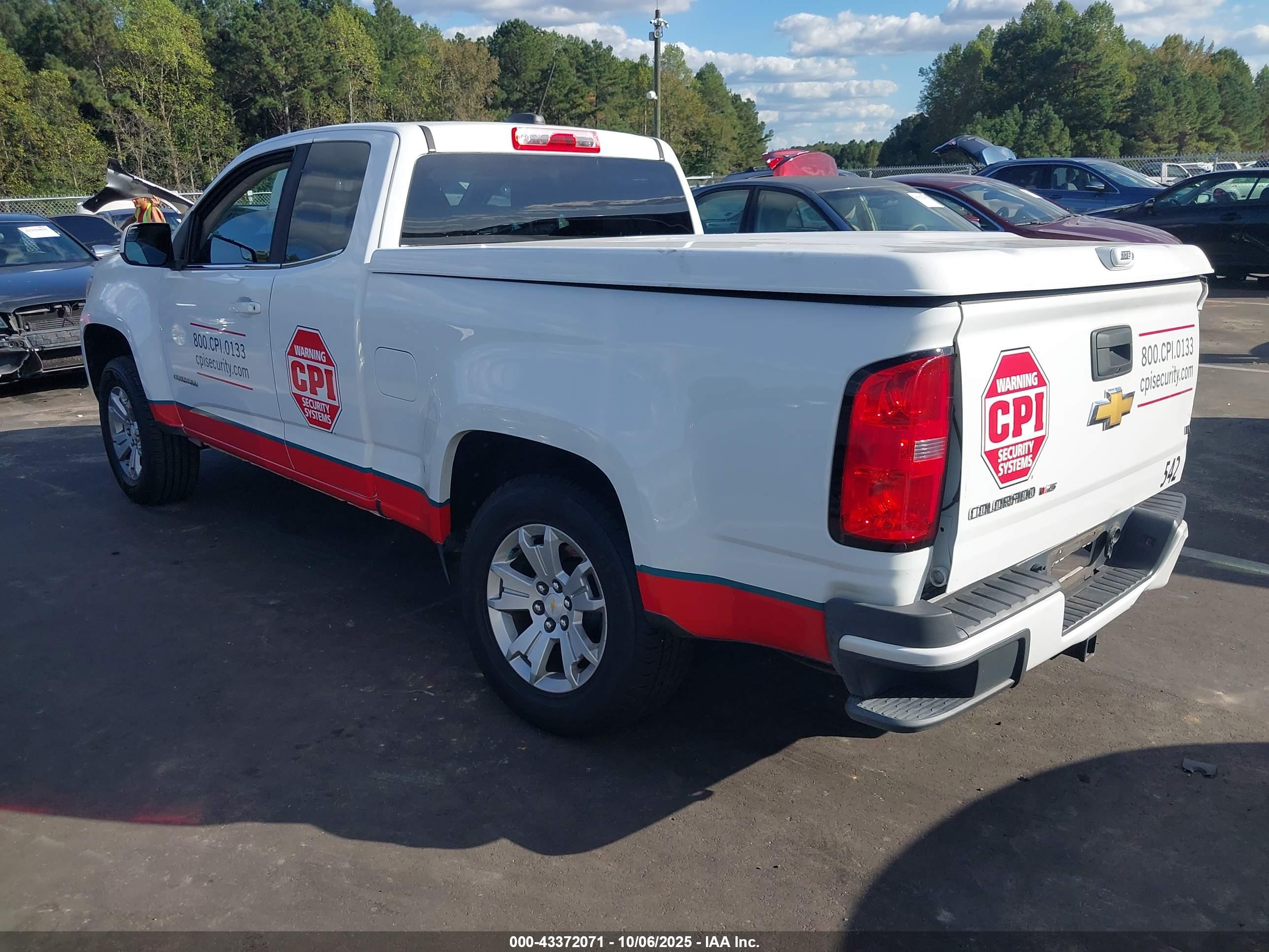 CHEVROLET COLORADO image 3