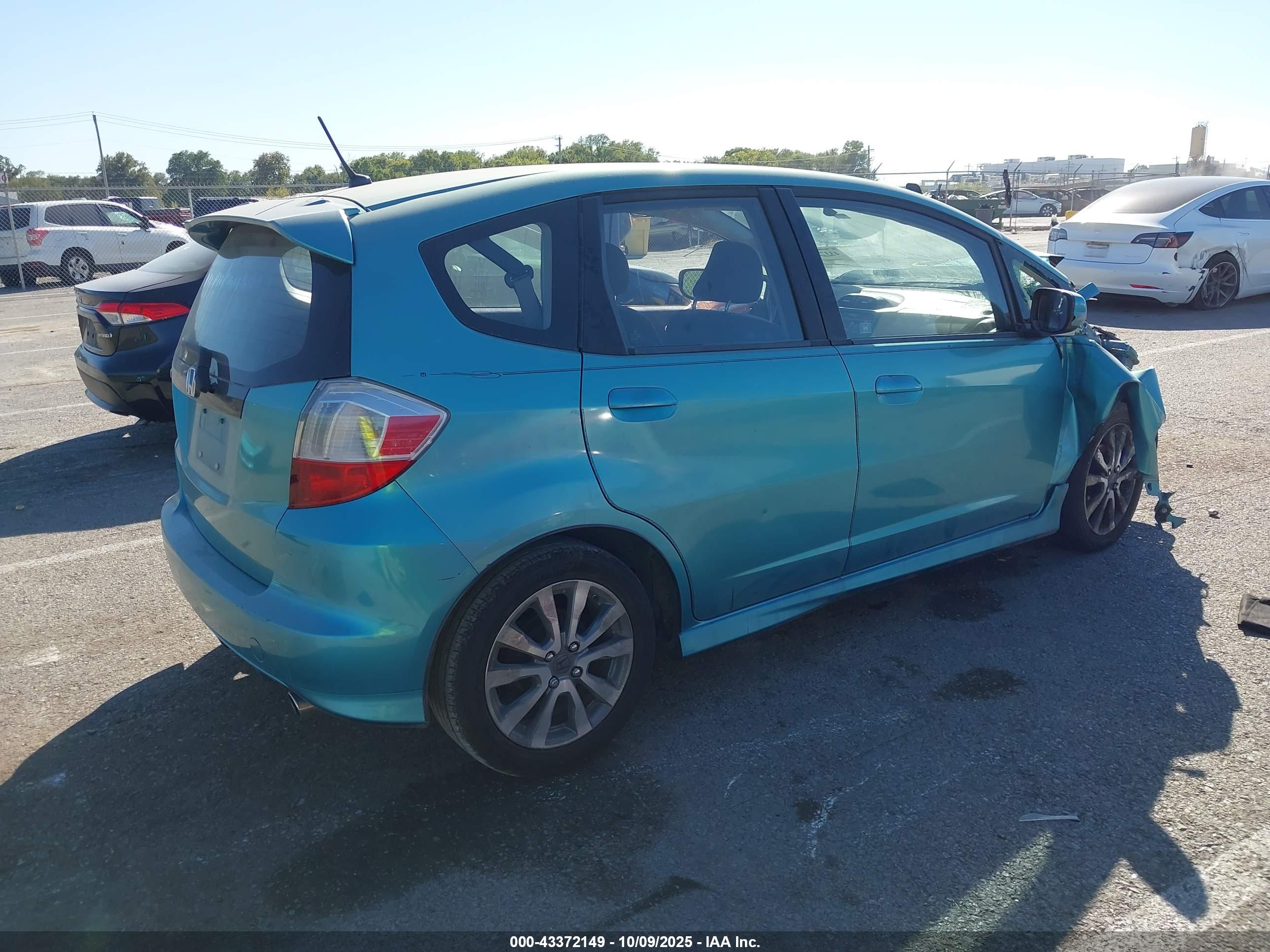 HONDA FIT image 4