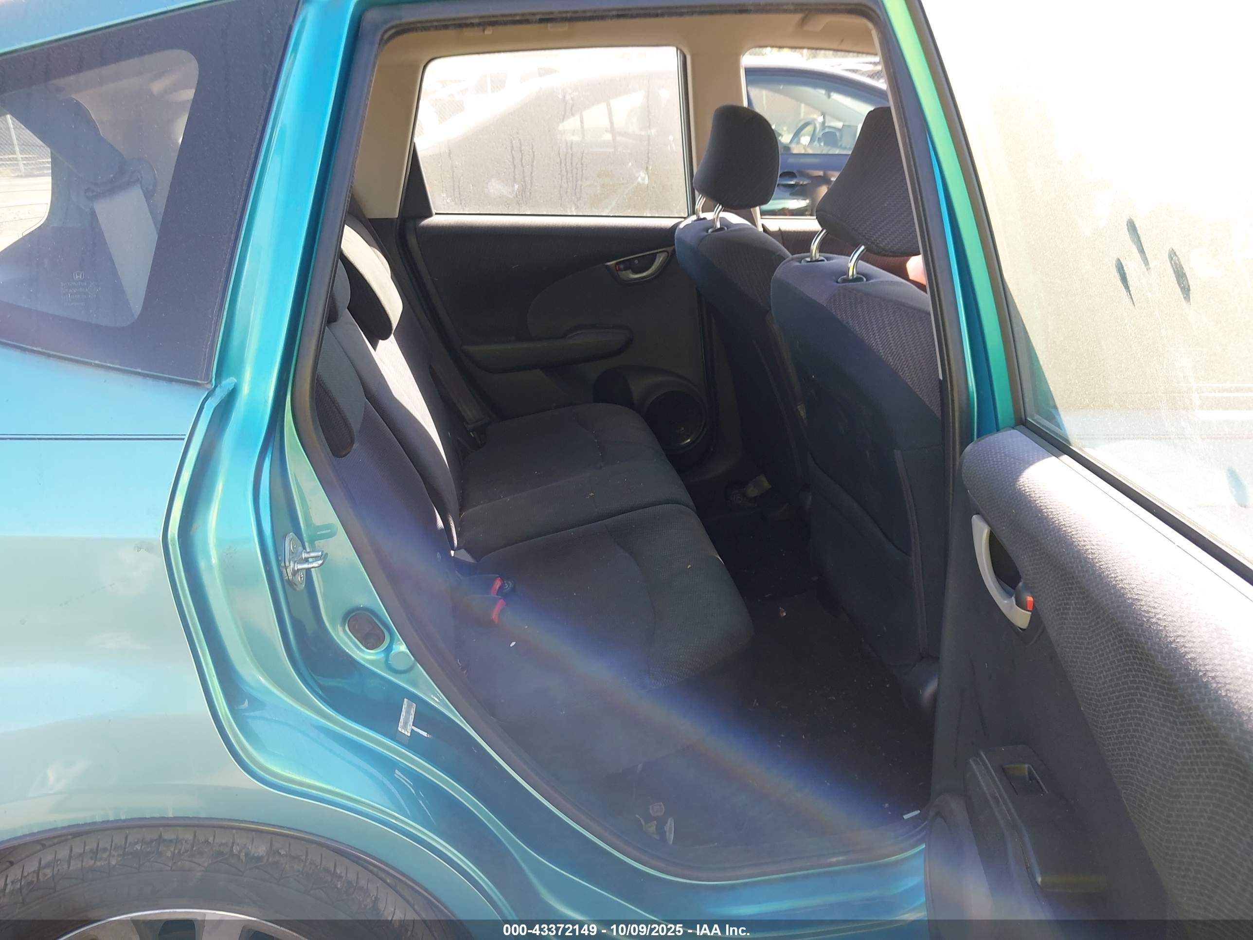 HONDA FIT image 8