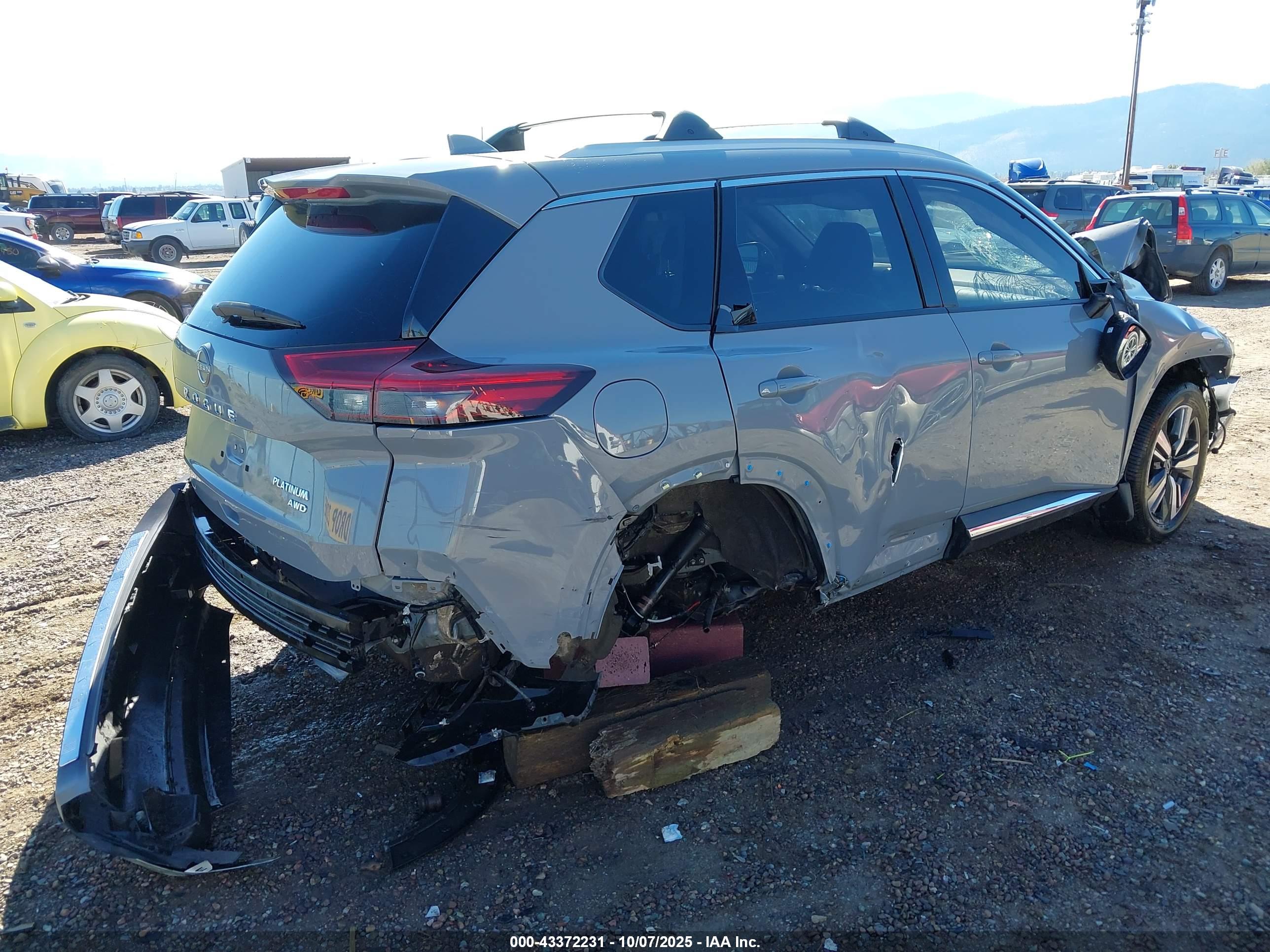NISSAN ROGUE image 4