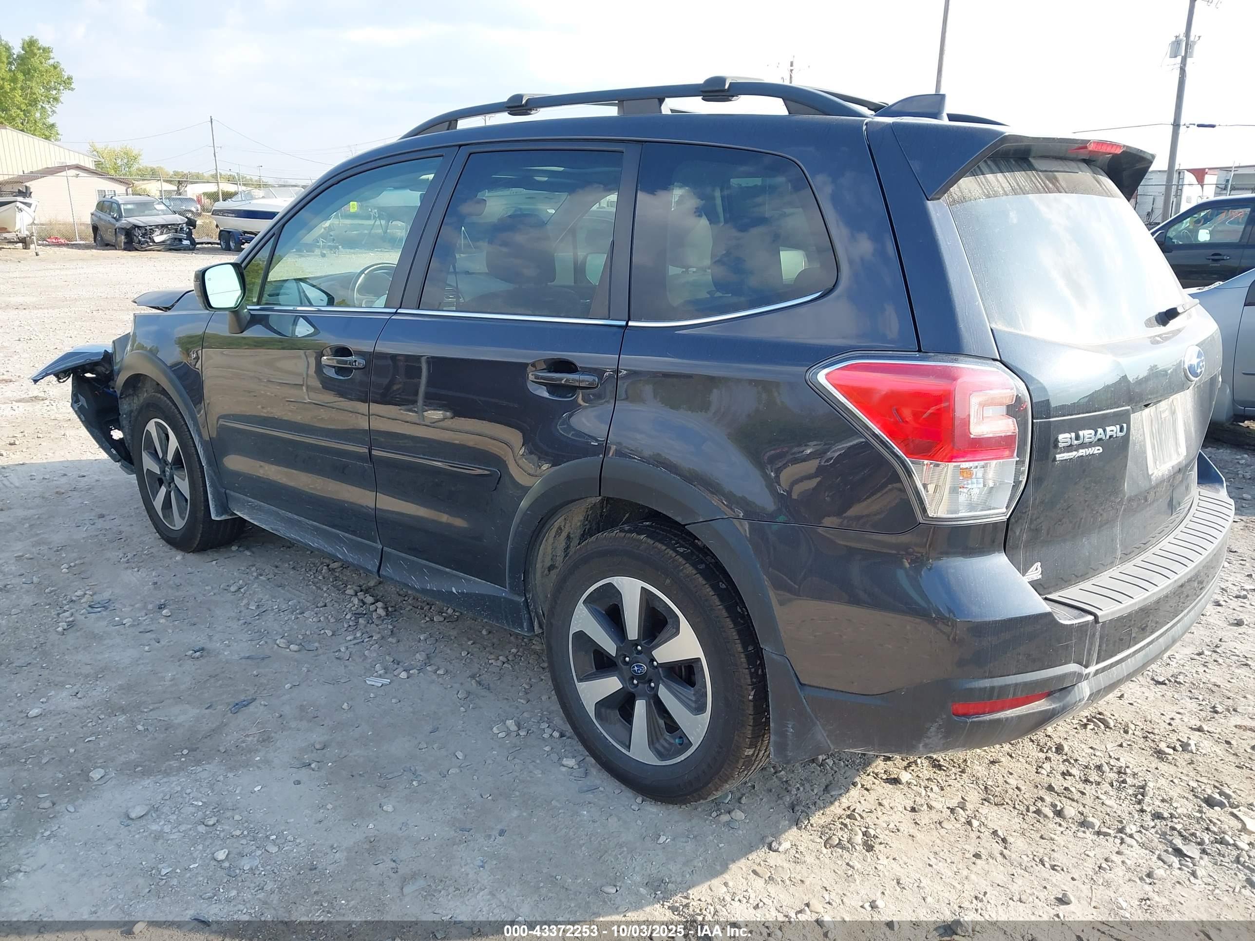 SUBARU FORESTER image 3