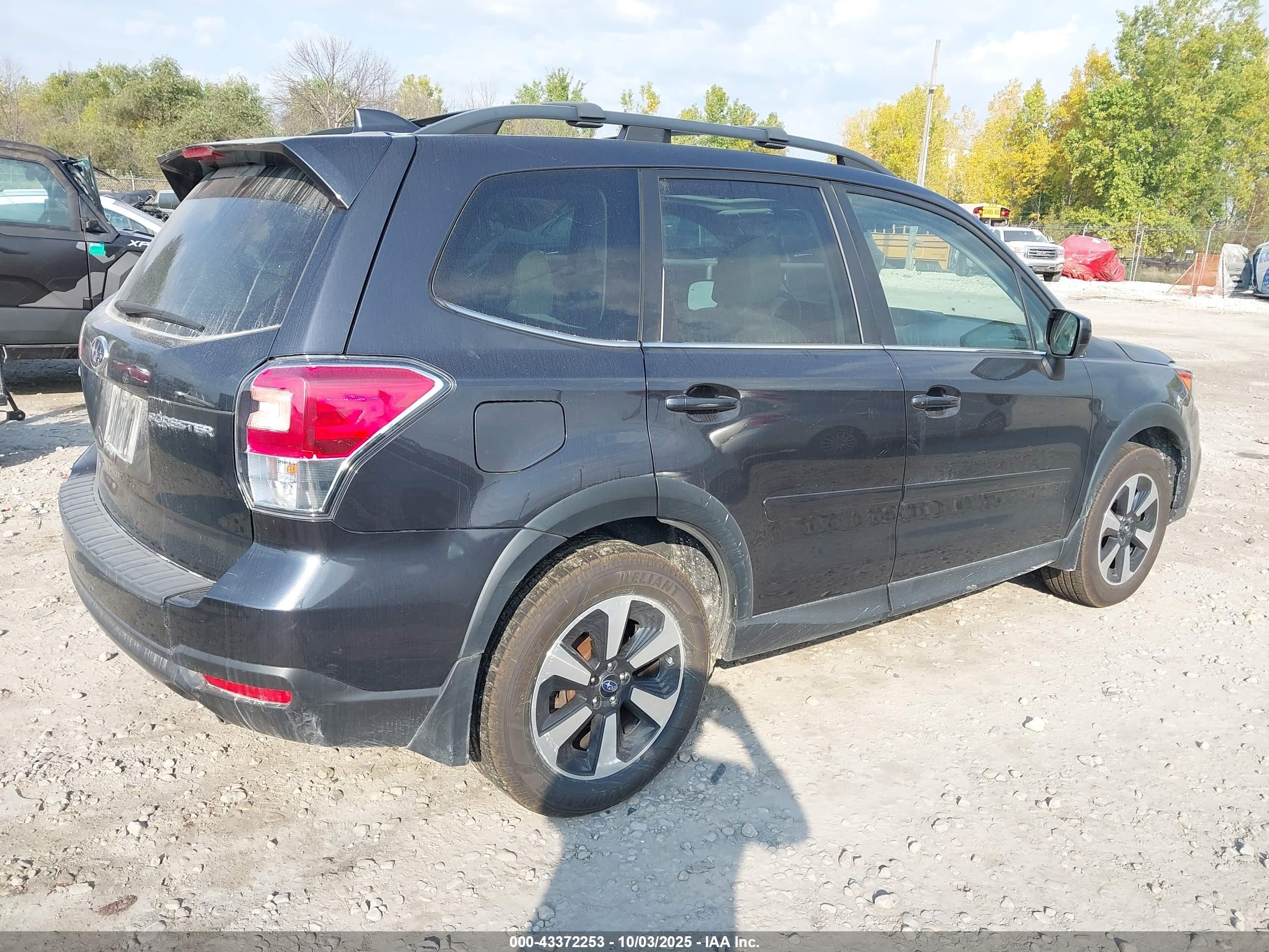 SUBARU FORESTER image 4