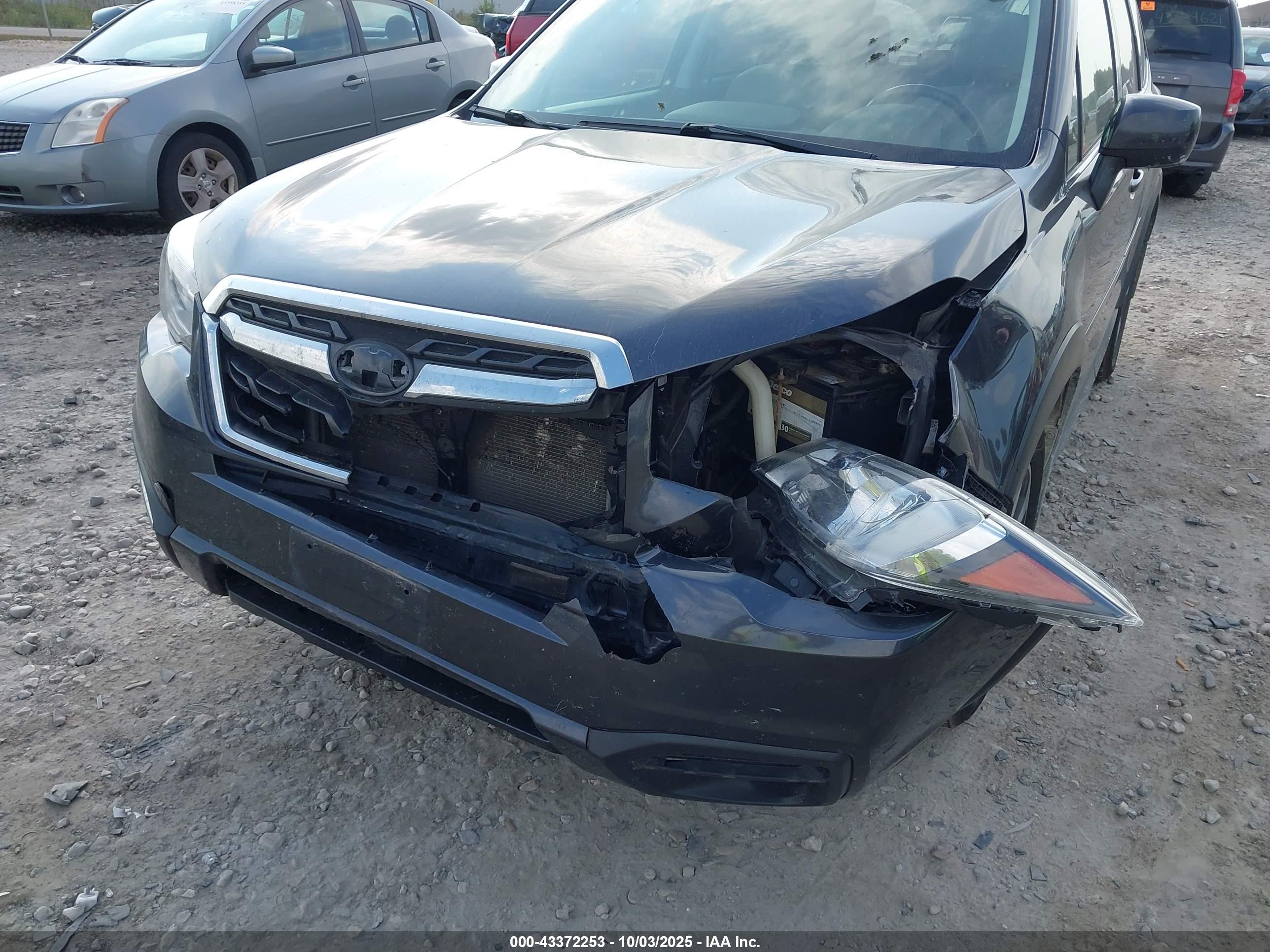 SUBARU FORESTER image 6