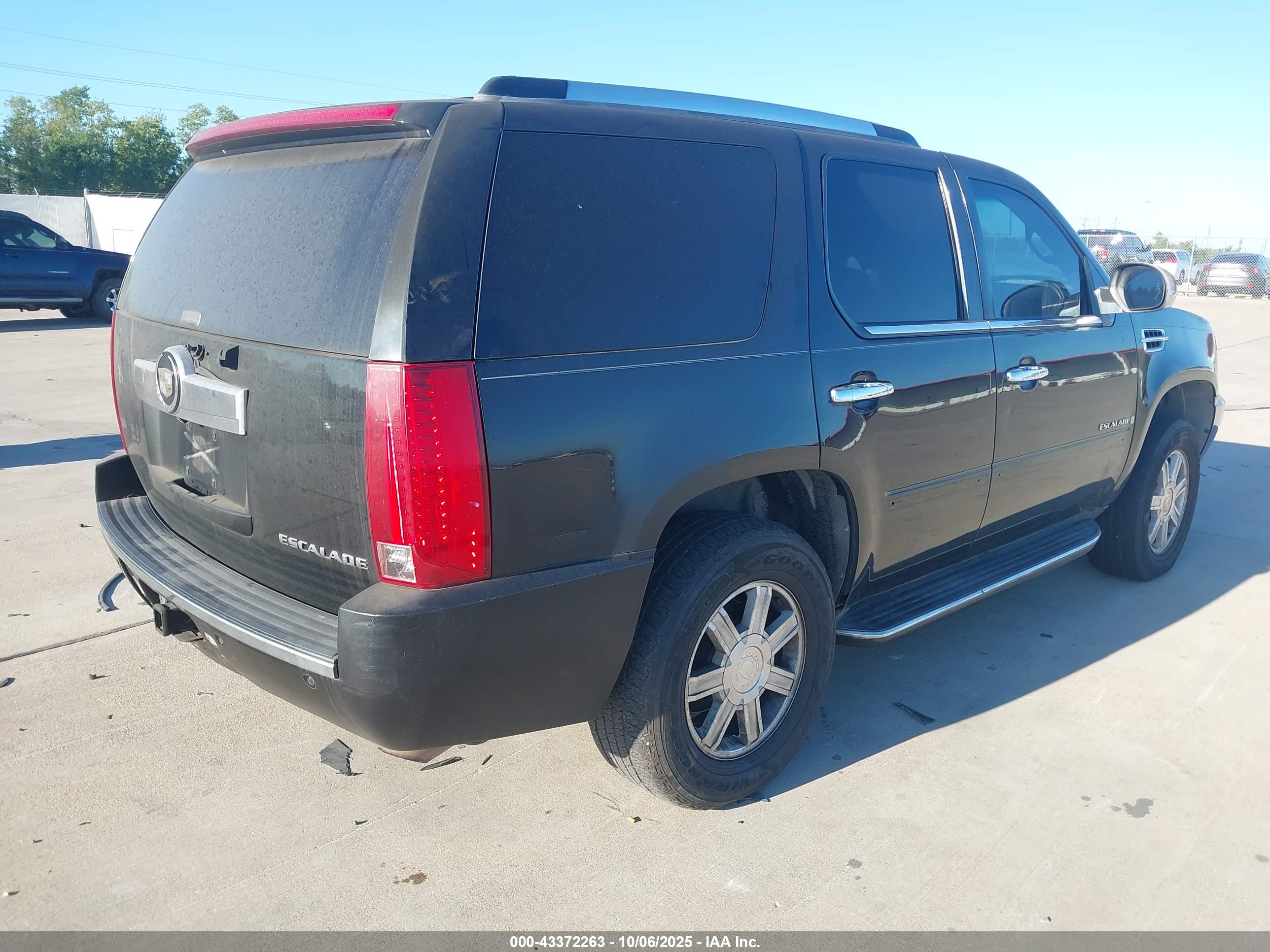 CADILLAC ESCALADE image 4