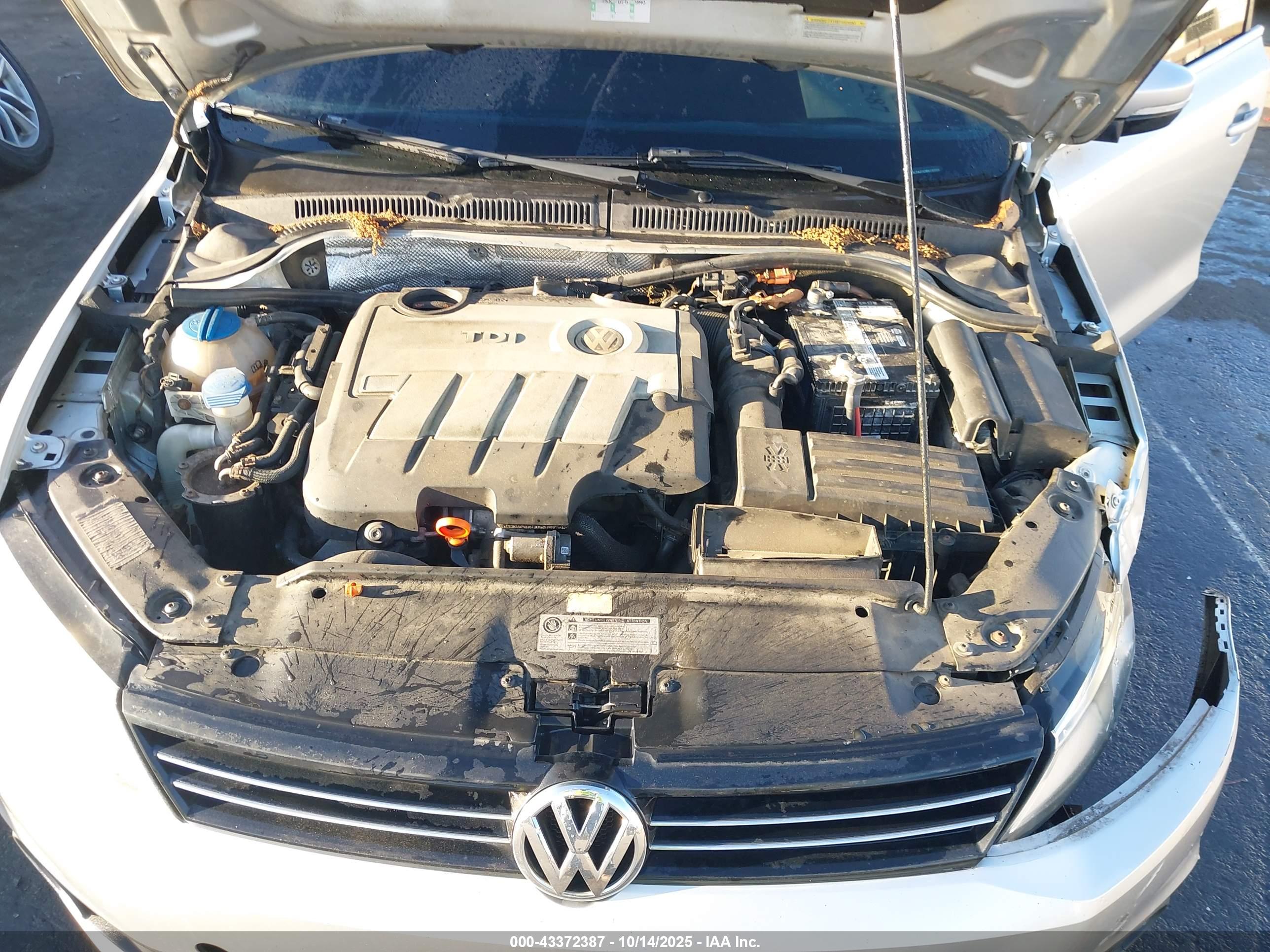 VOLKSWAGEN JETTA image 10