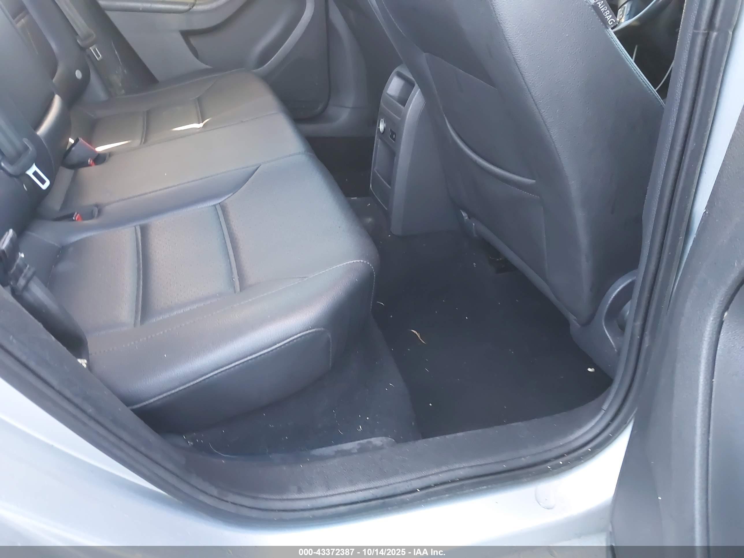 VOLKSWAGEN JETTA image 8
