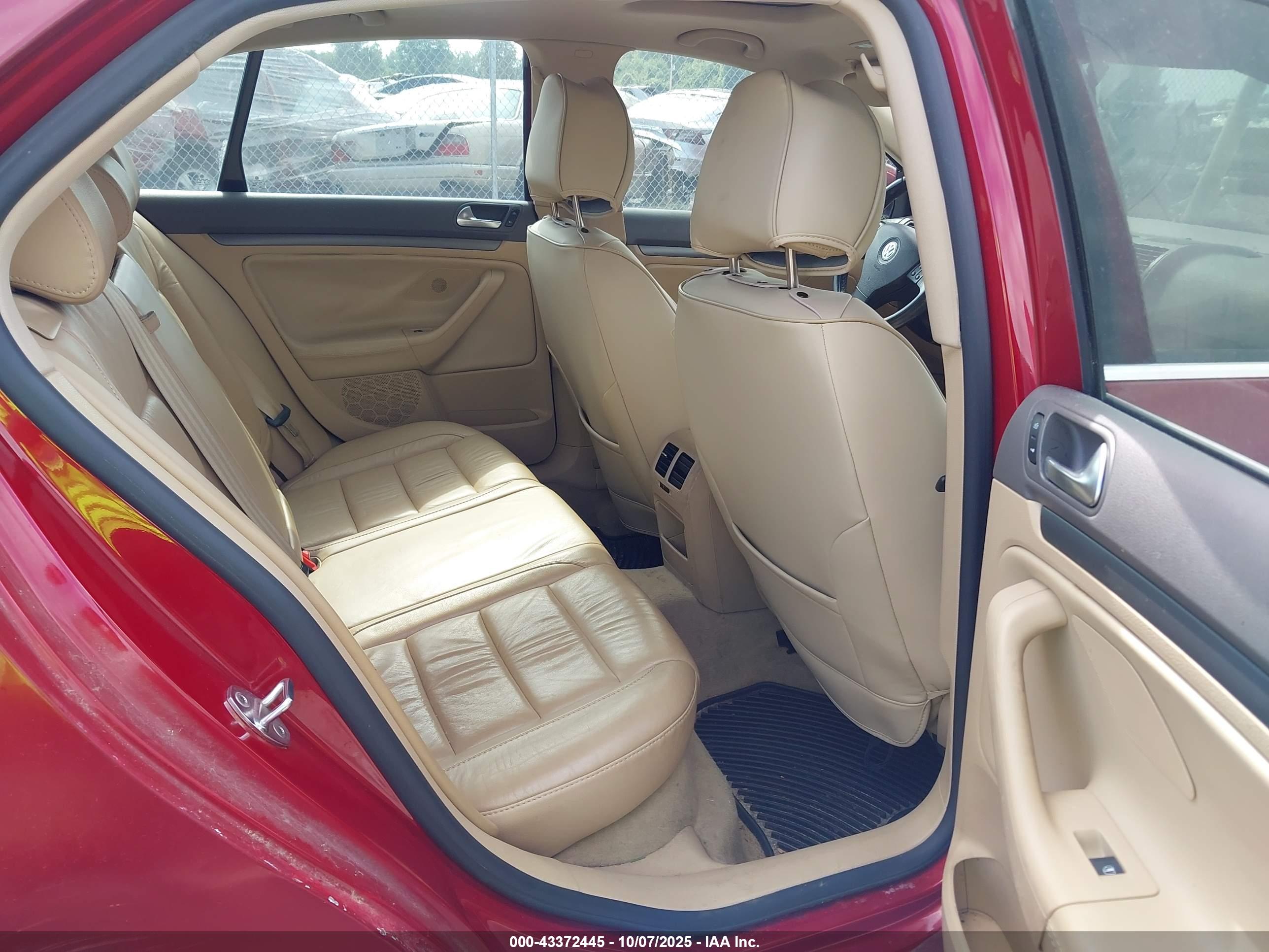 VOLKSWAGEN JETTA image 8