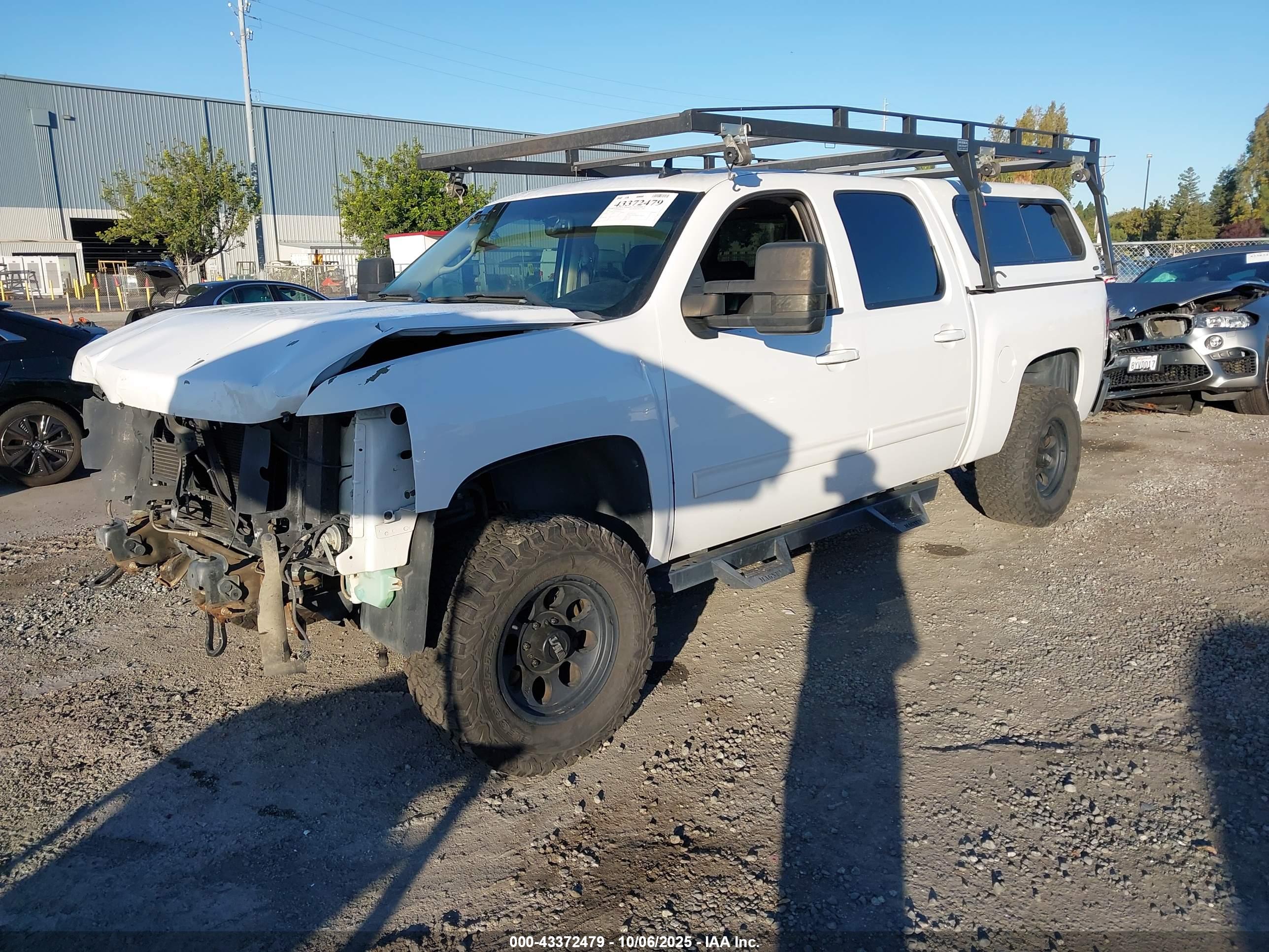 CHEVROLET SILVERADO image 2