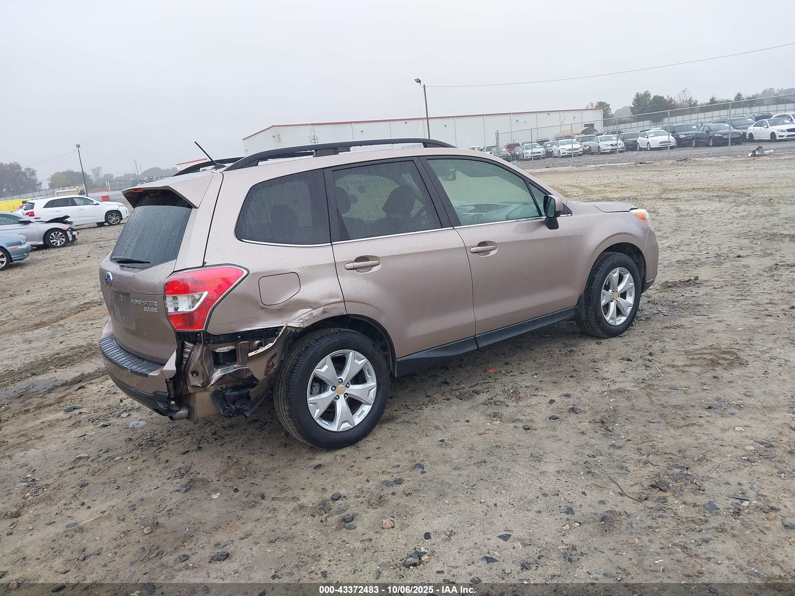 SUBARU FORESTER image 4