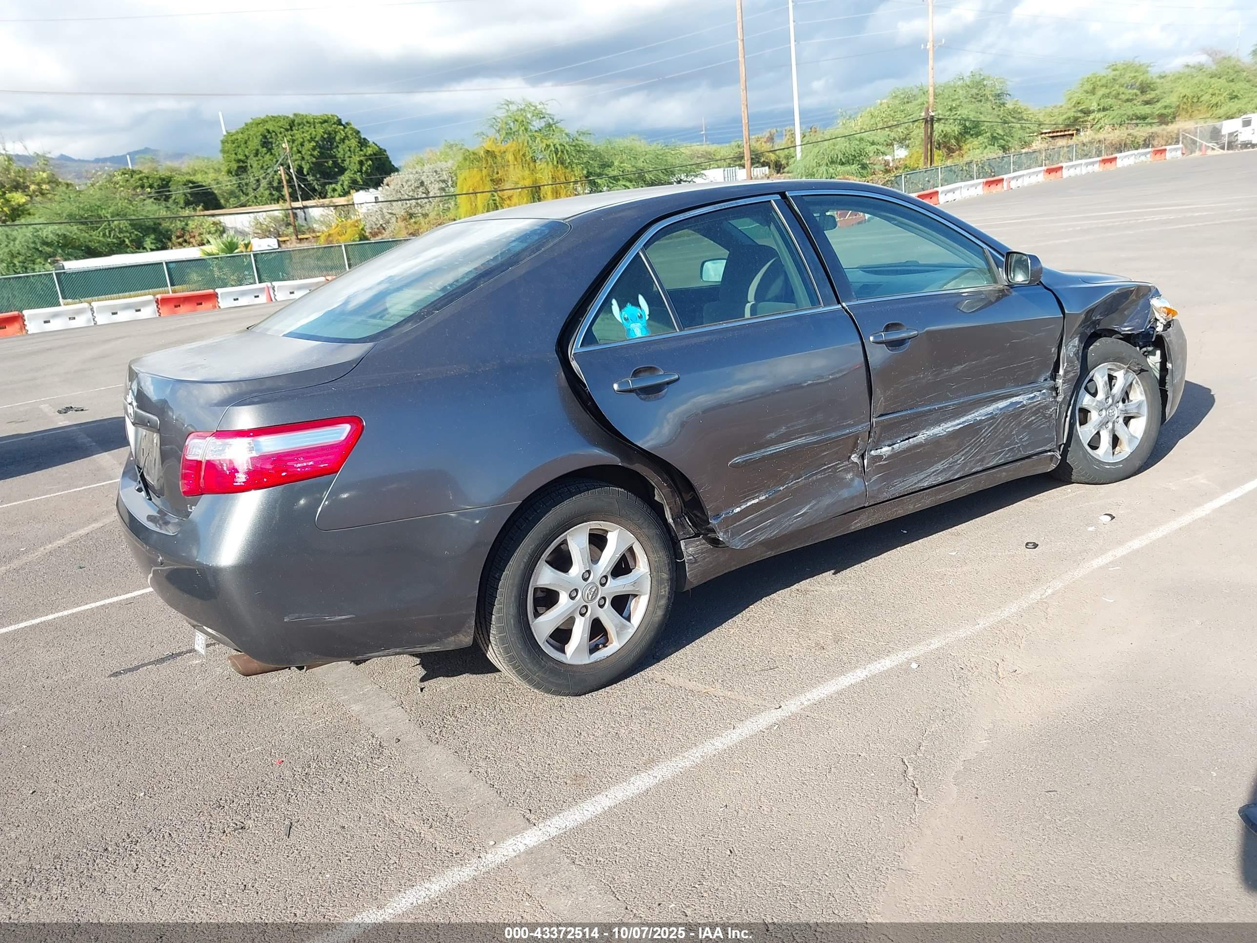 TOYOTA CAMRY image 4