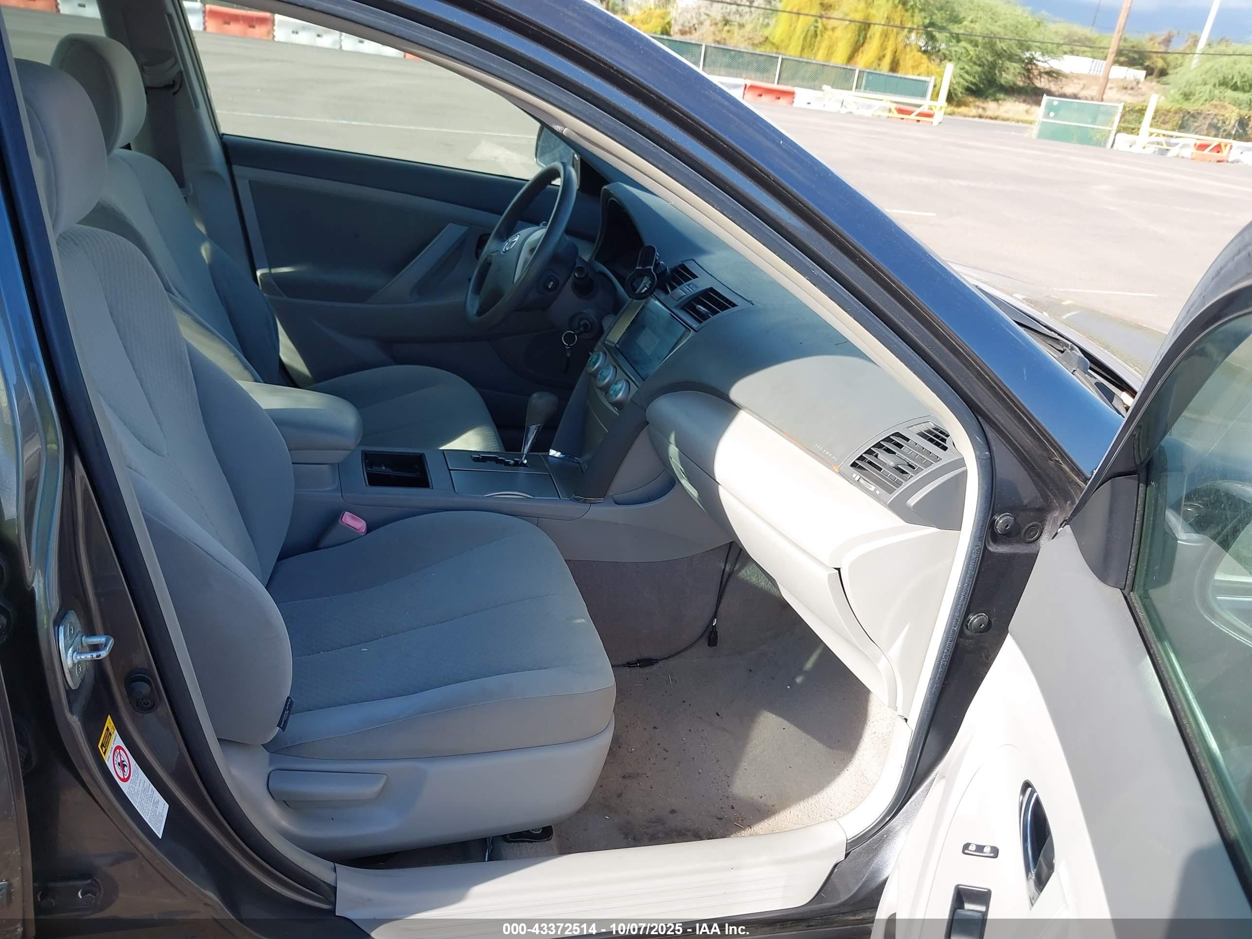 TOYOTA CAMRY image 5