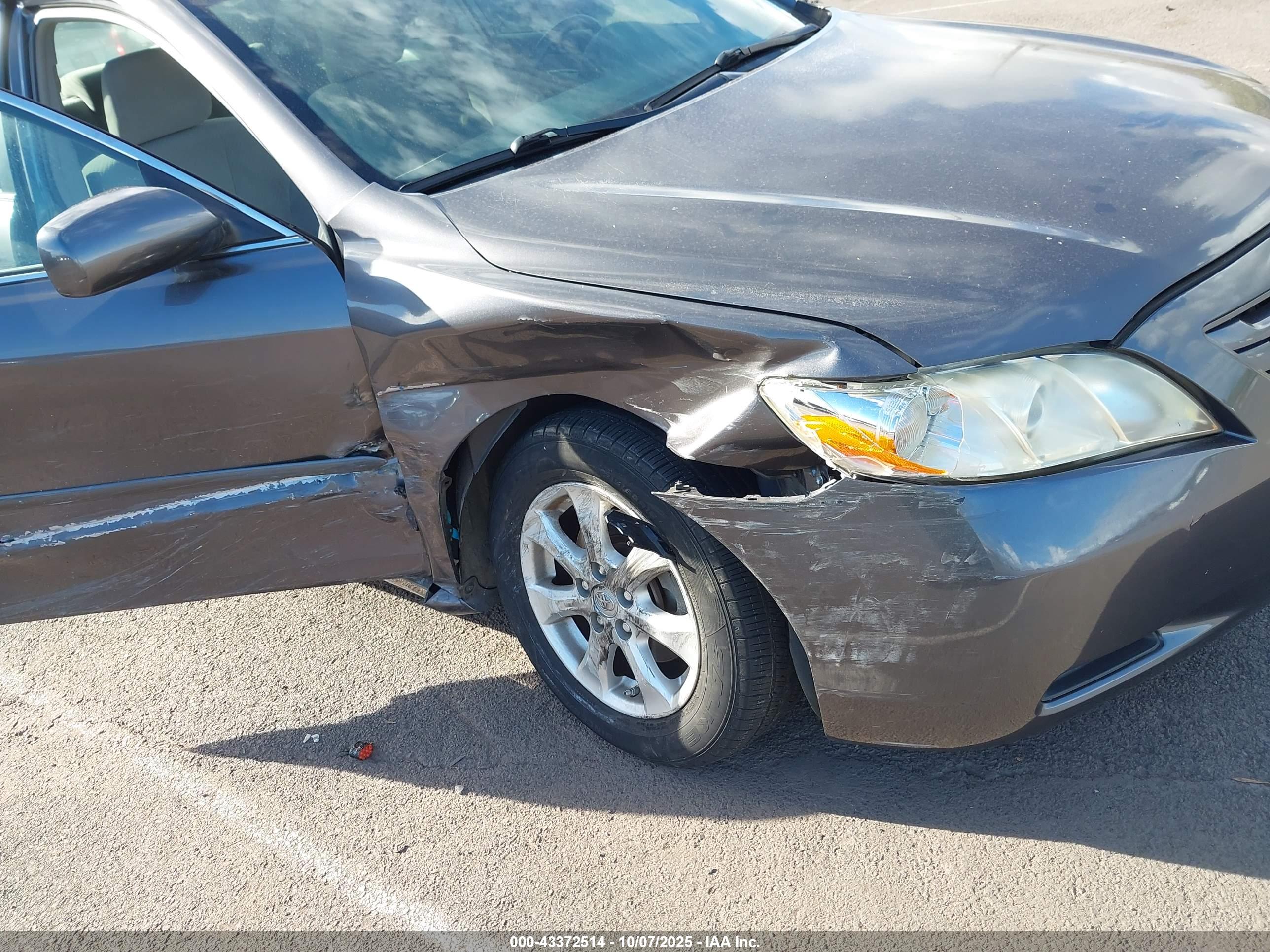 TOYOTA CAMRY image 6