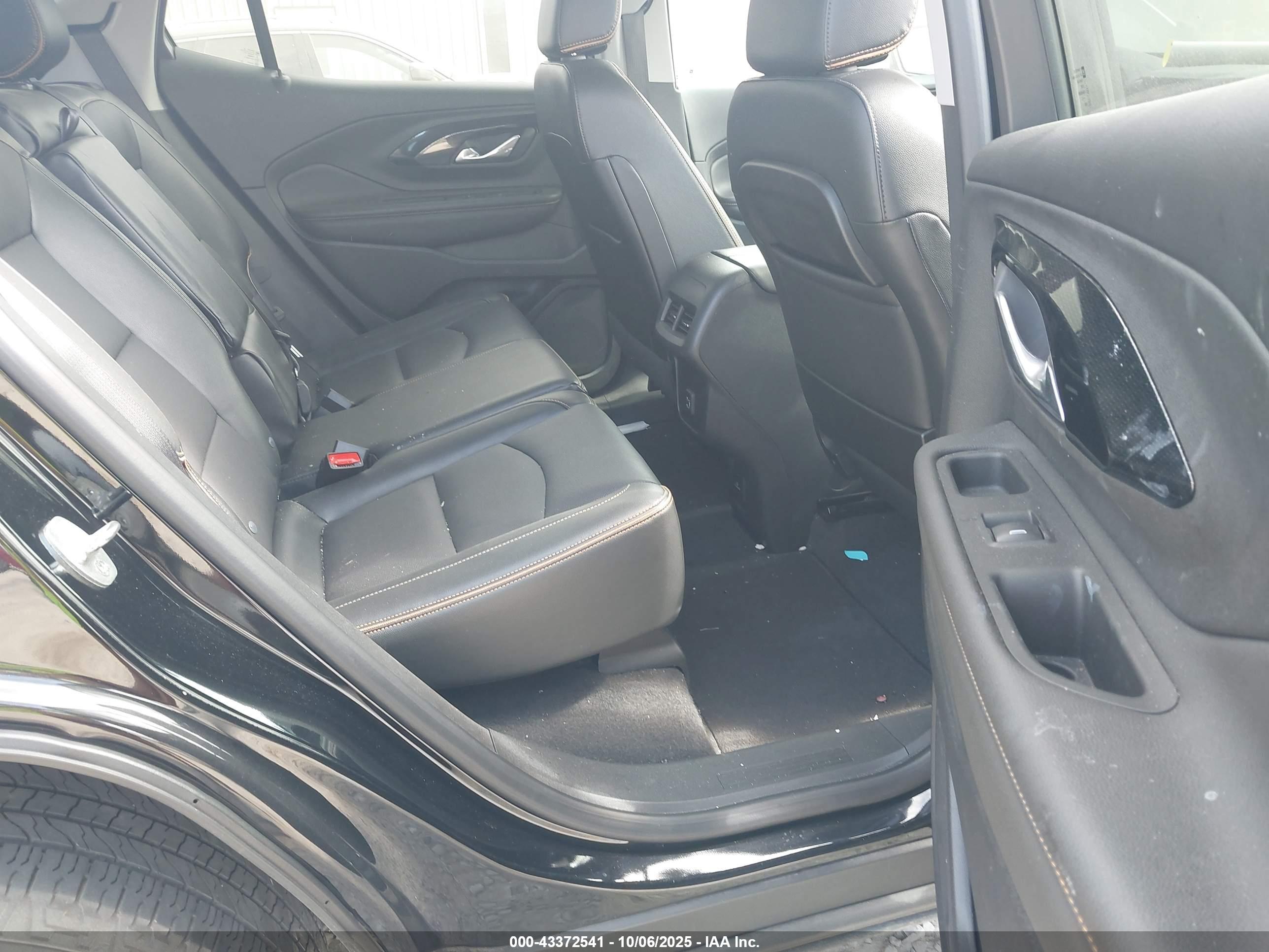 GMC TERRAIN image 8