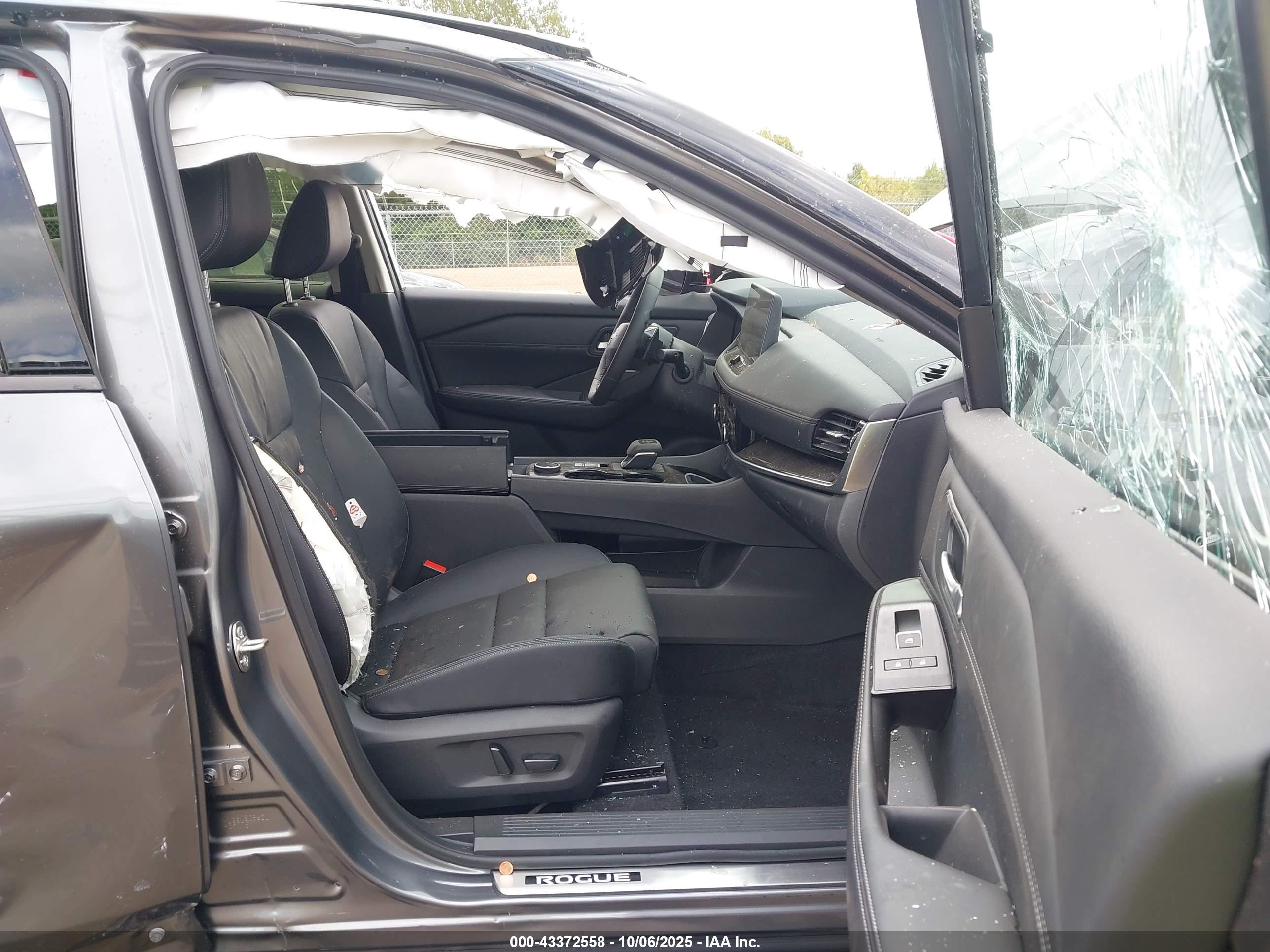 NISSAN ROGUE image 5
