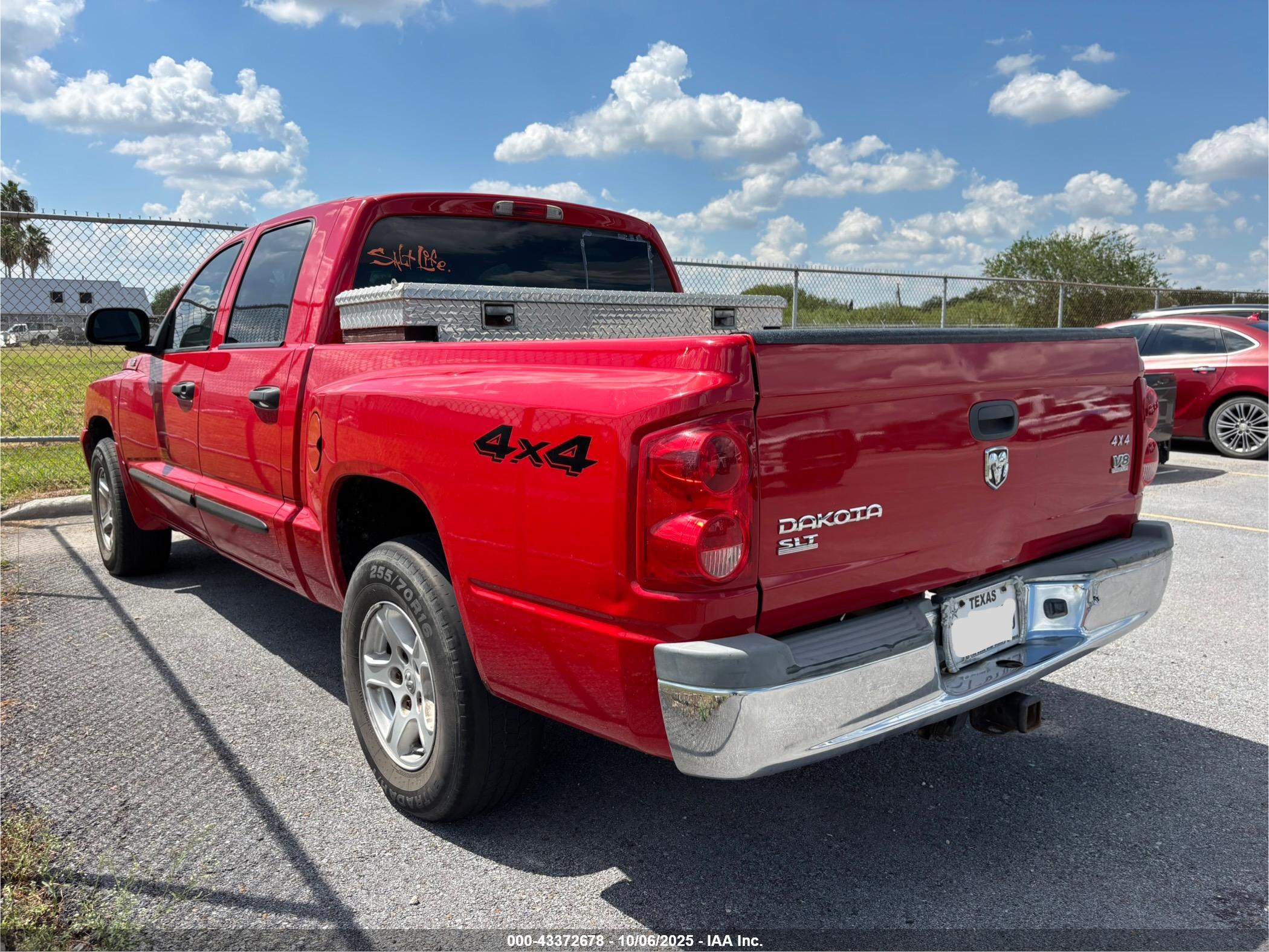 DODGE DAKOTA image 3