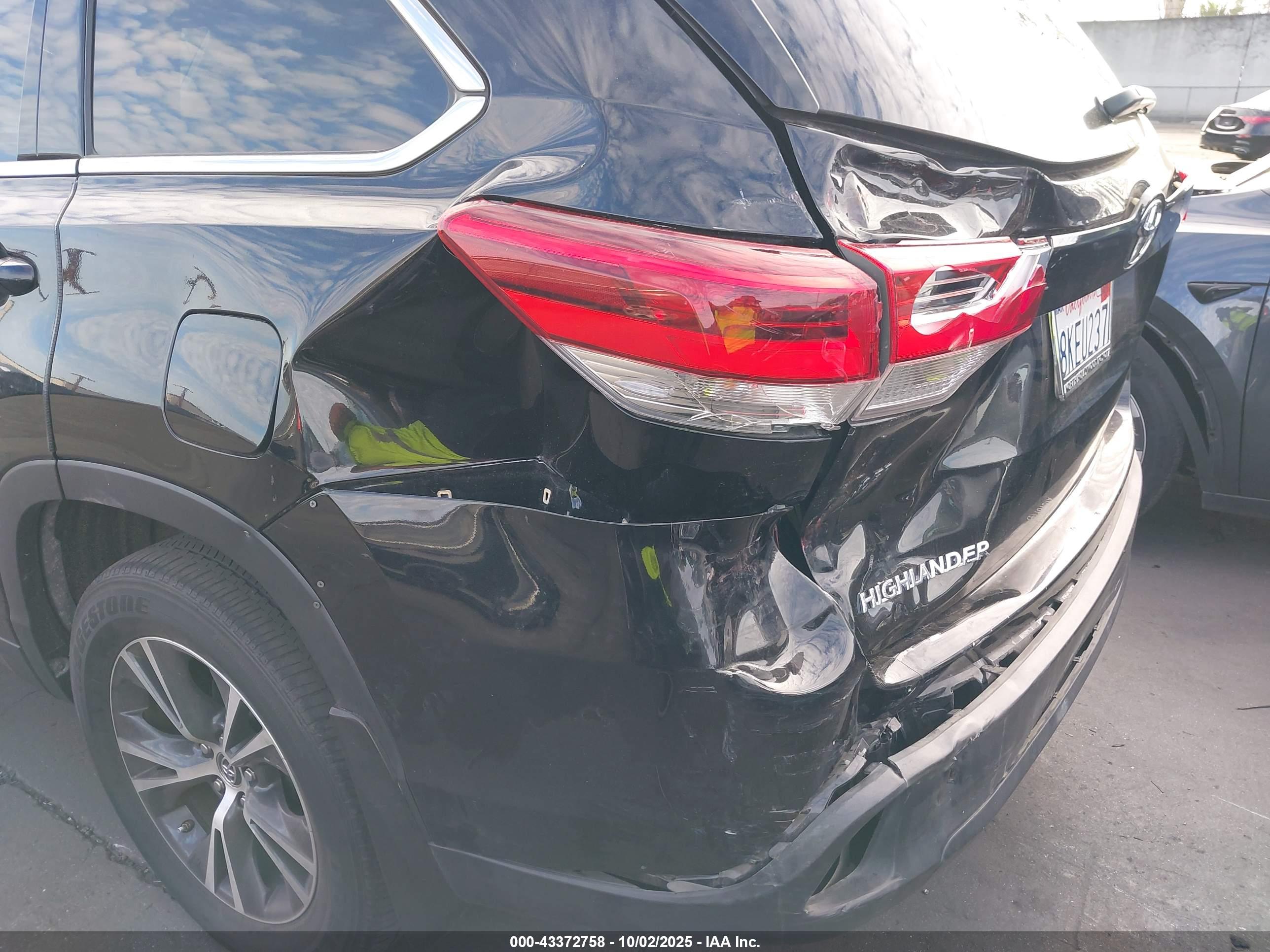 TOYOTA HIGHLANDER image 6