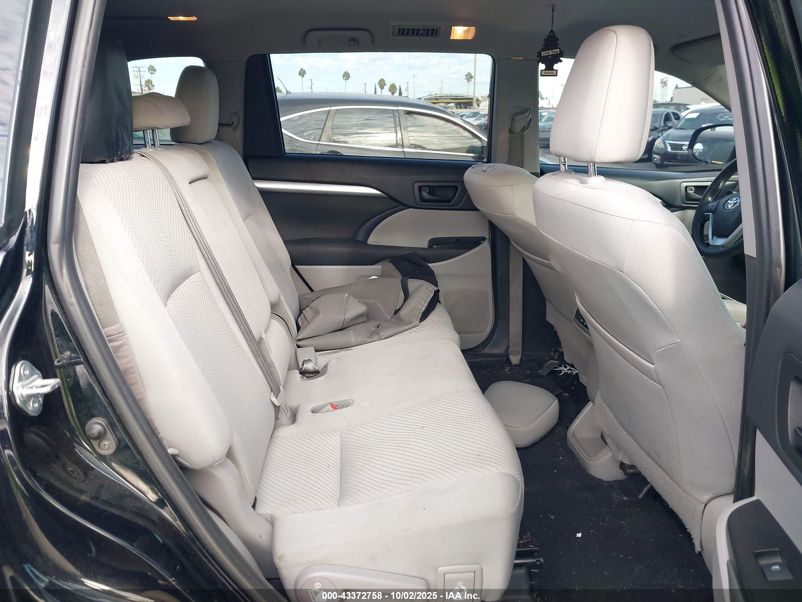 TOYOTA HIGHLANDER image 8