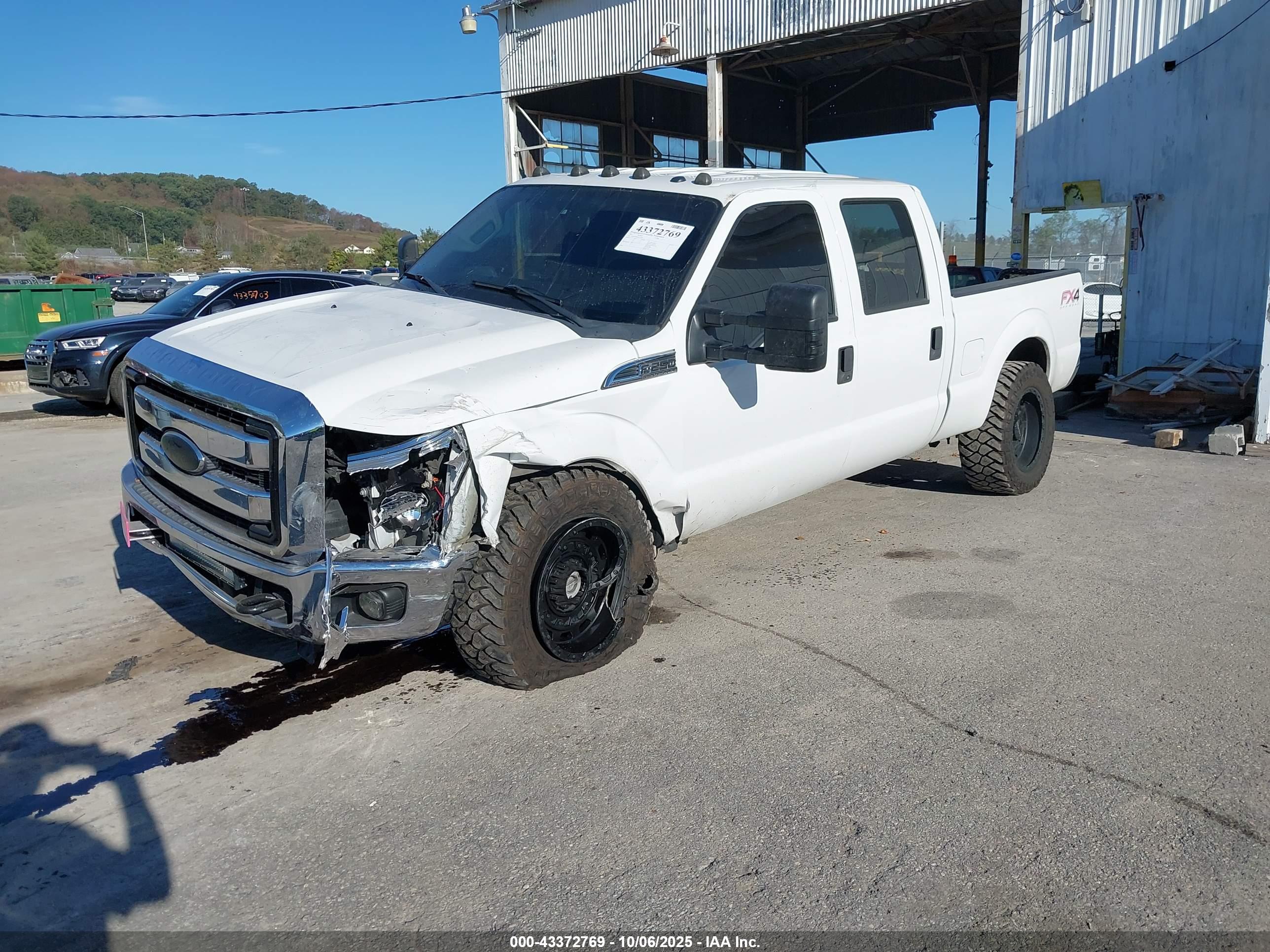FORD F-250 image 2