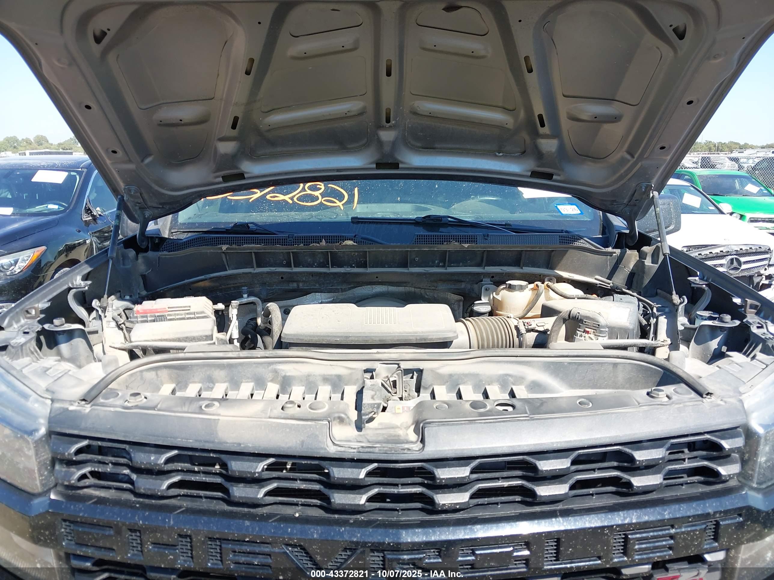 CHEVROLET SILVERADO image 10