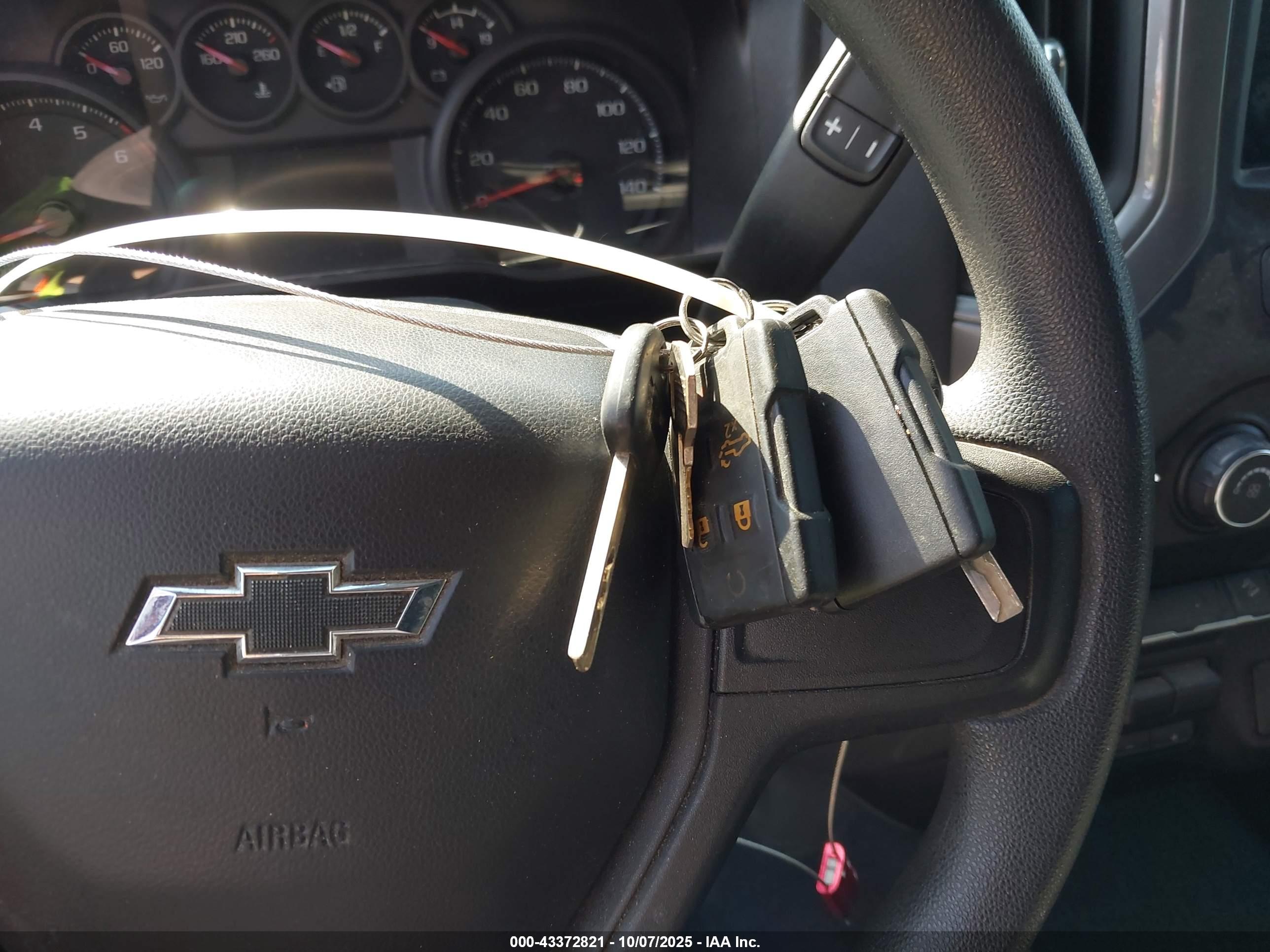 CHEVROLET SILVERADO image 11