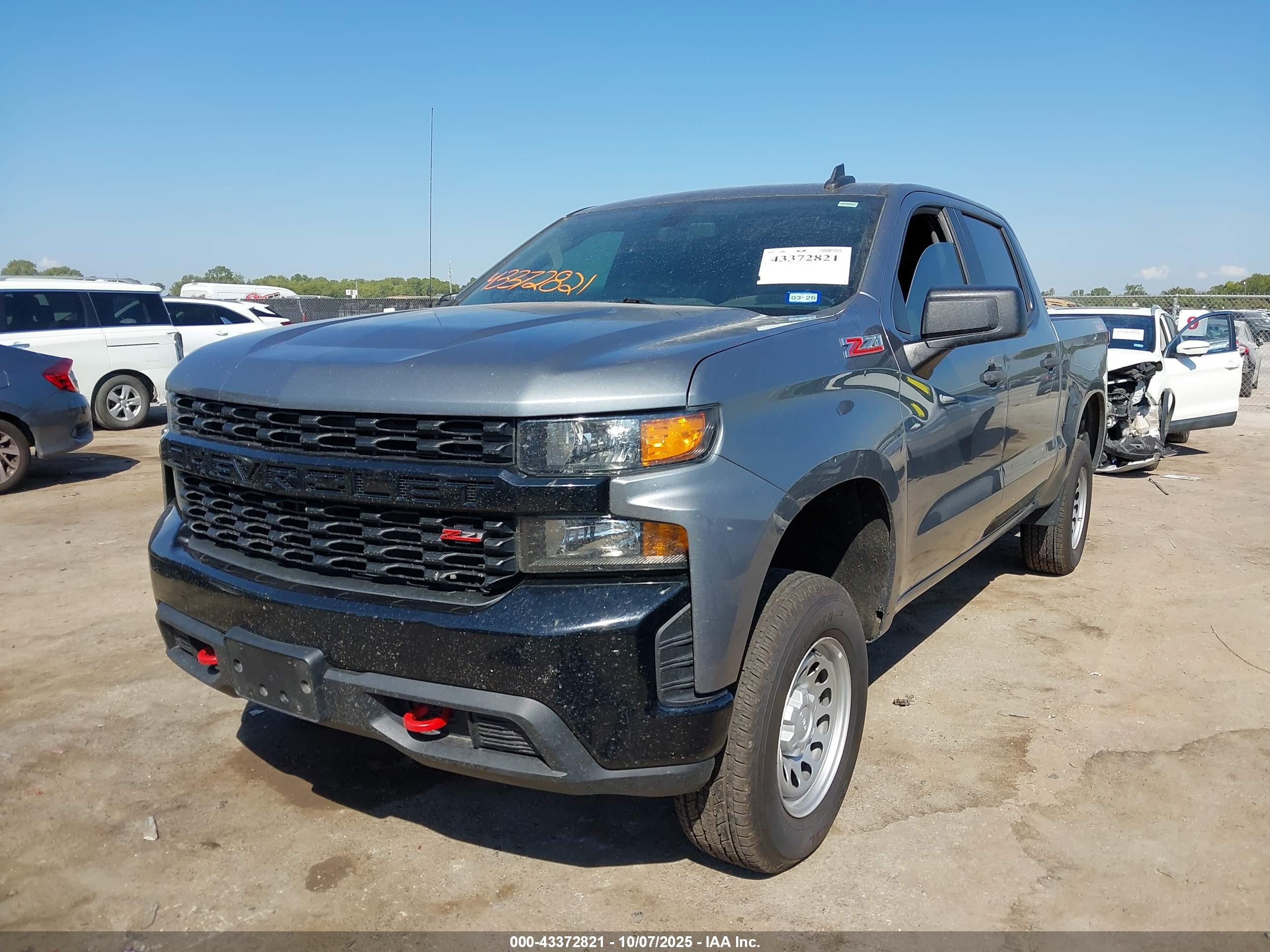 CHEVROLET SILVERADO image 2