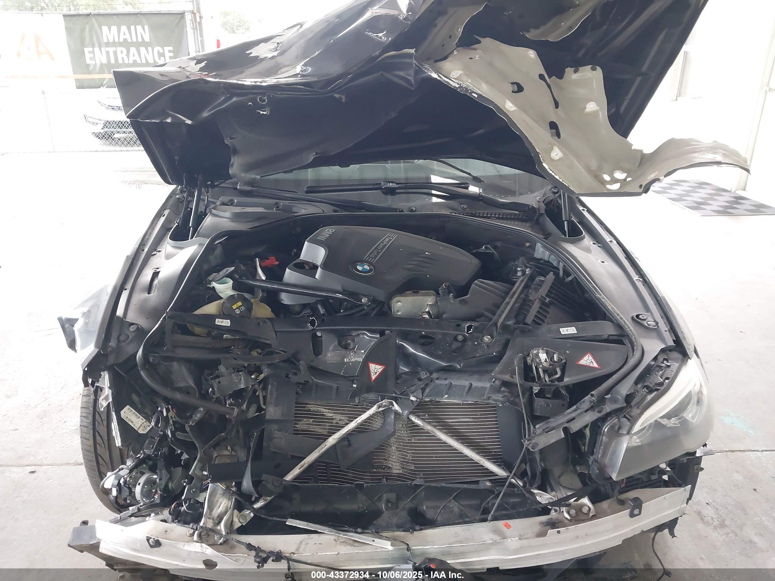 BMW 528I image 10