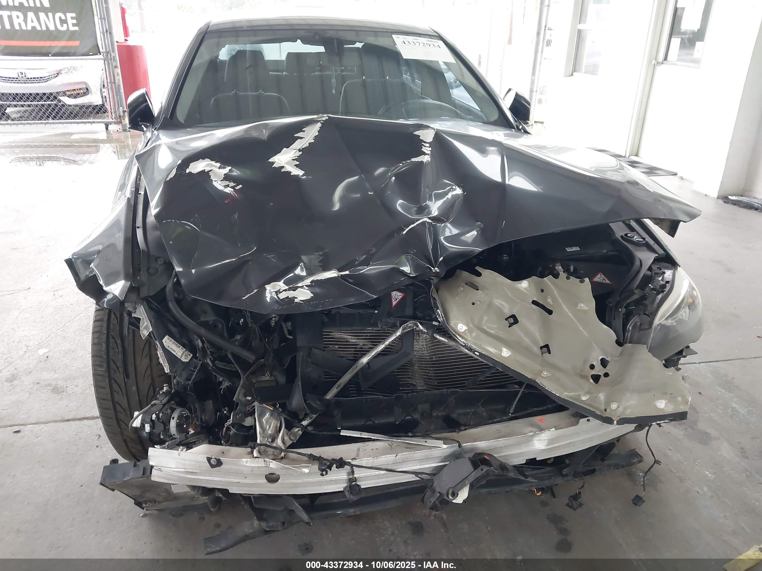 BMW 528I image 6