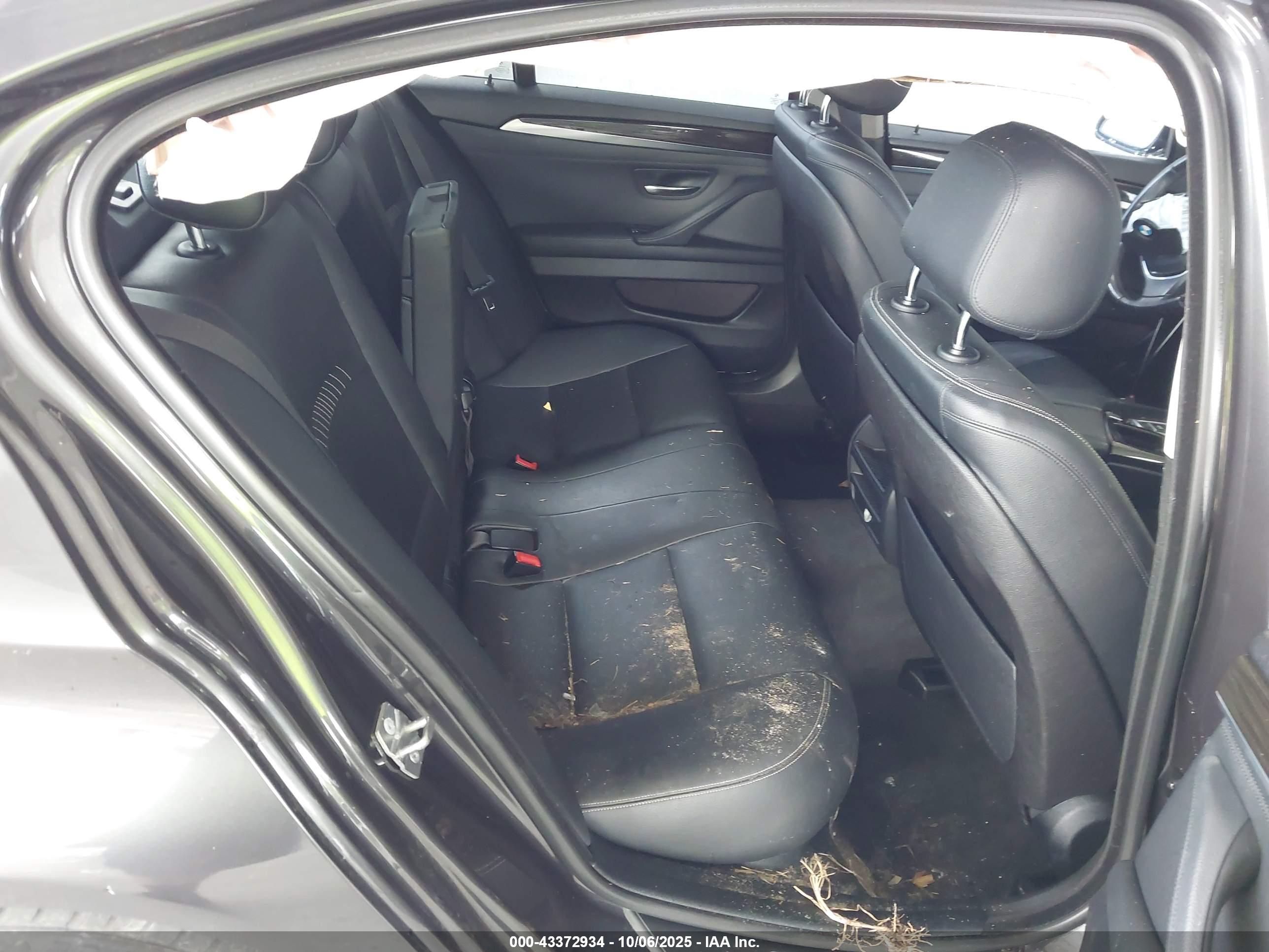 BMW 528I image 8