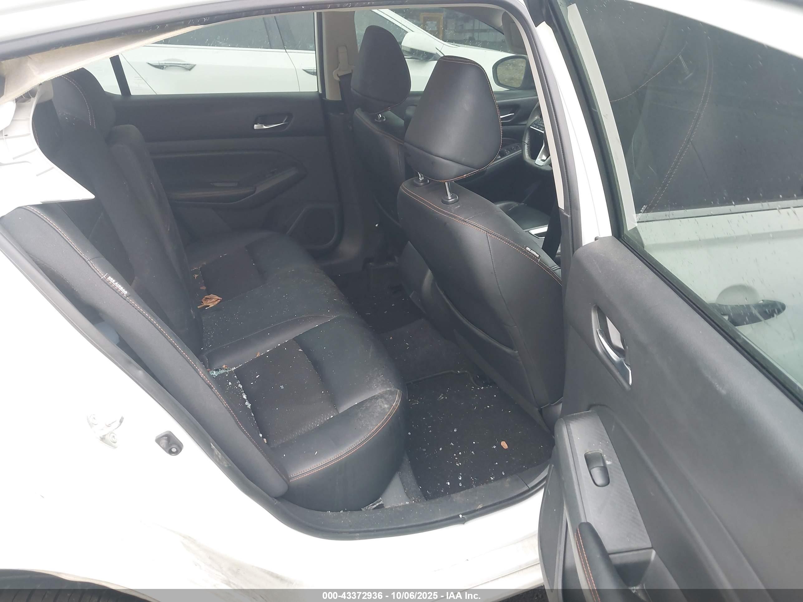 NISSAN ALTIMA image 8