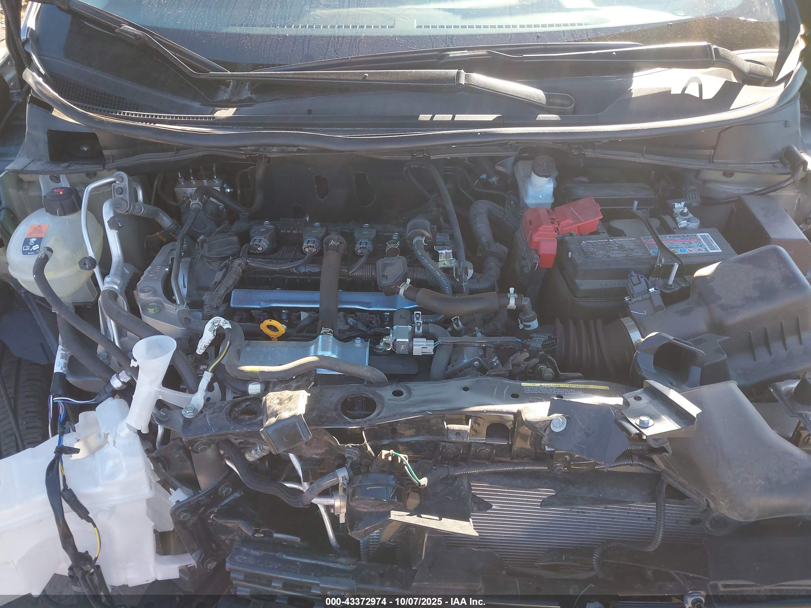 NISSAN VERSA image 10