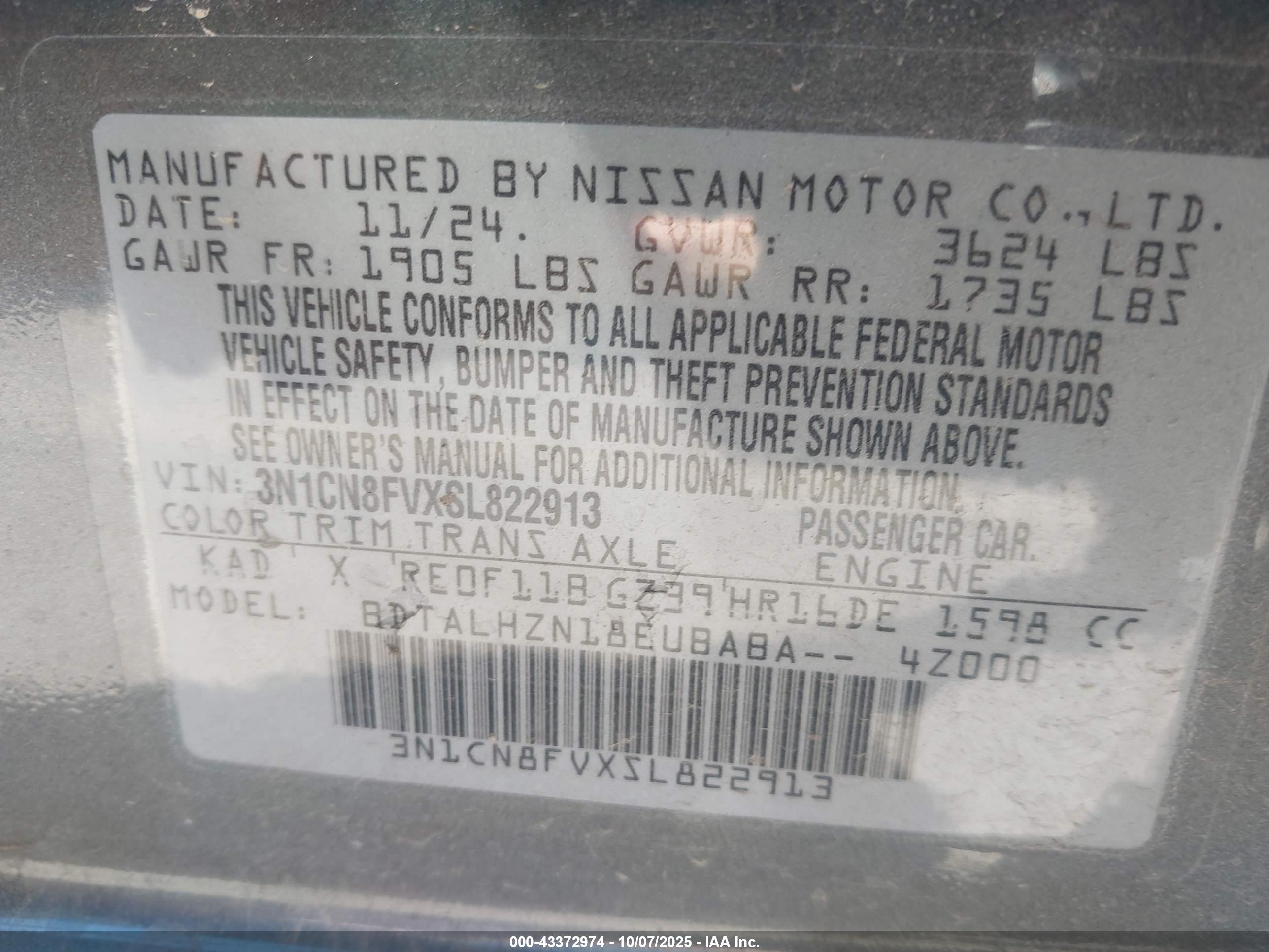 NISSAN VERSA image 9