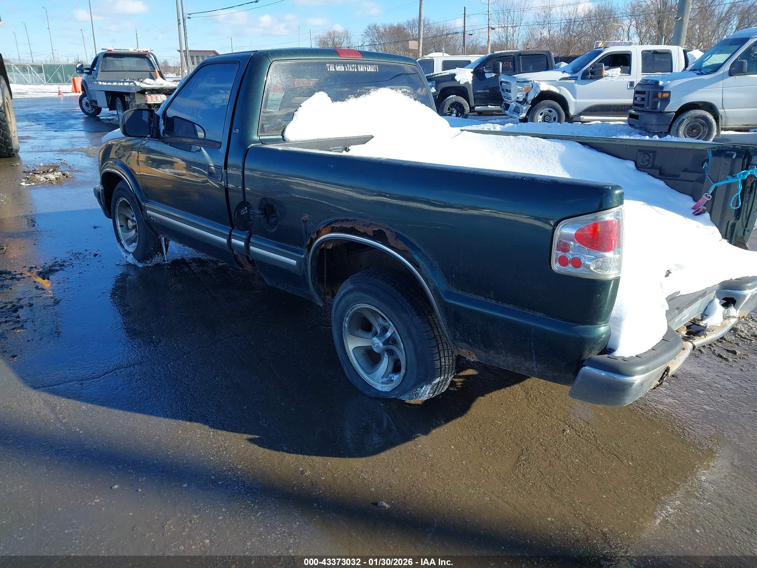 CHEVROLET S-10 image 3