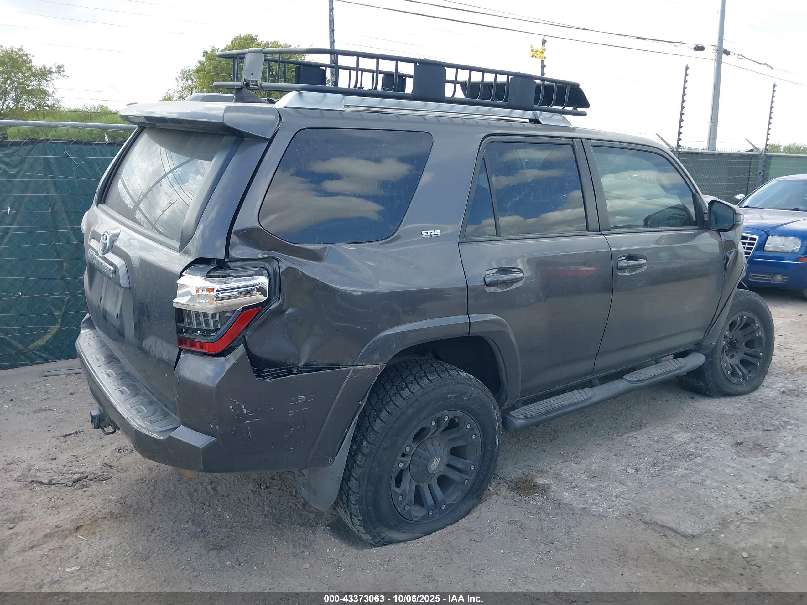 TOYOTA 4RUNNER image 4