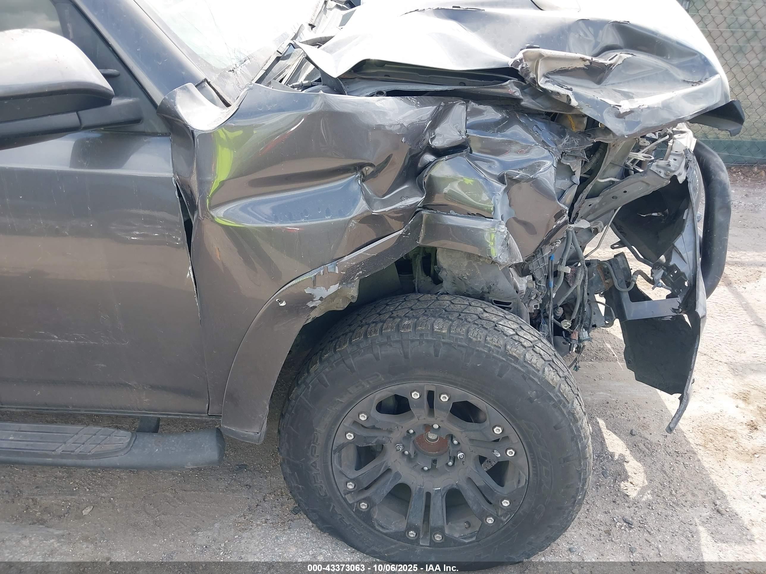 TOYOTA 4RUNNER image 6