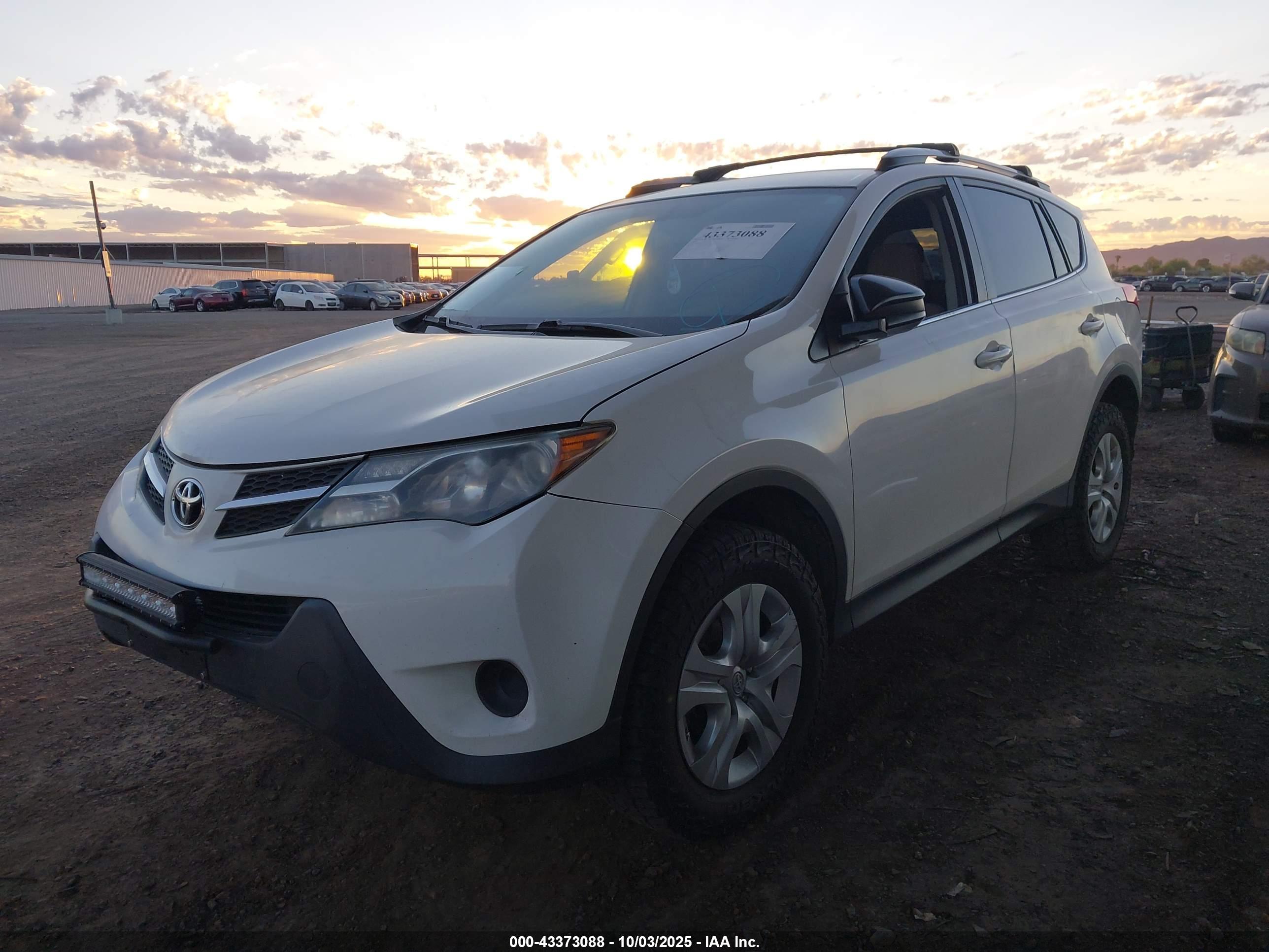 TOYOTA RAV4 image 2