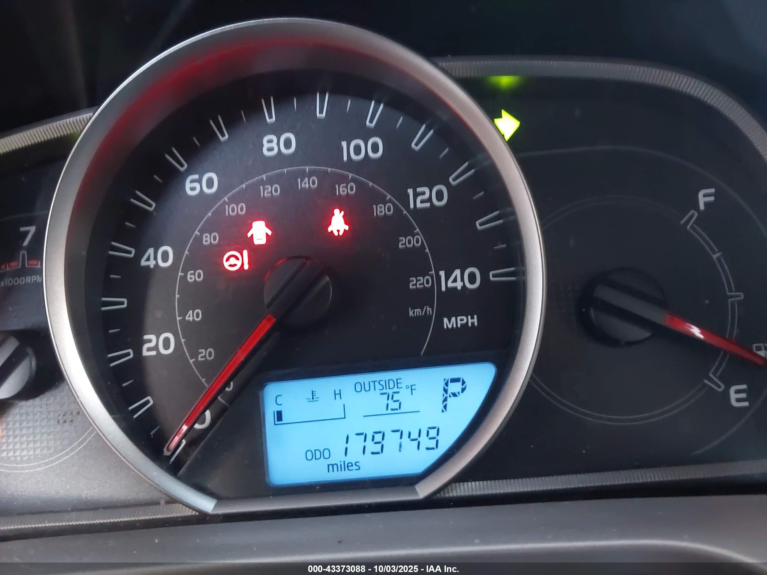 TOYOTA RAV4 image 7