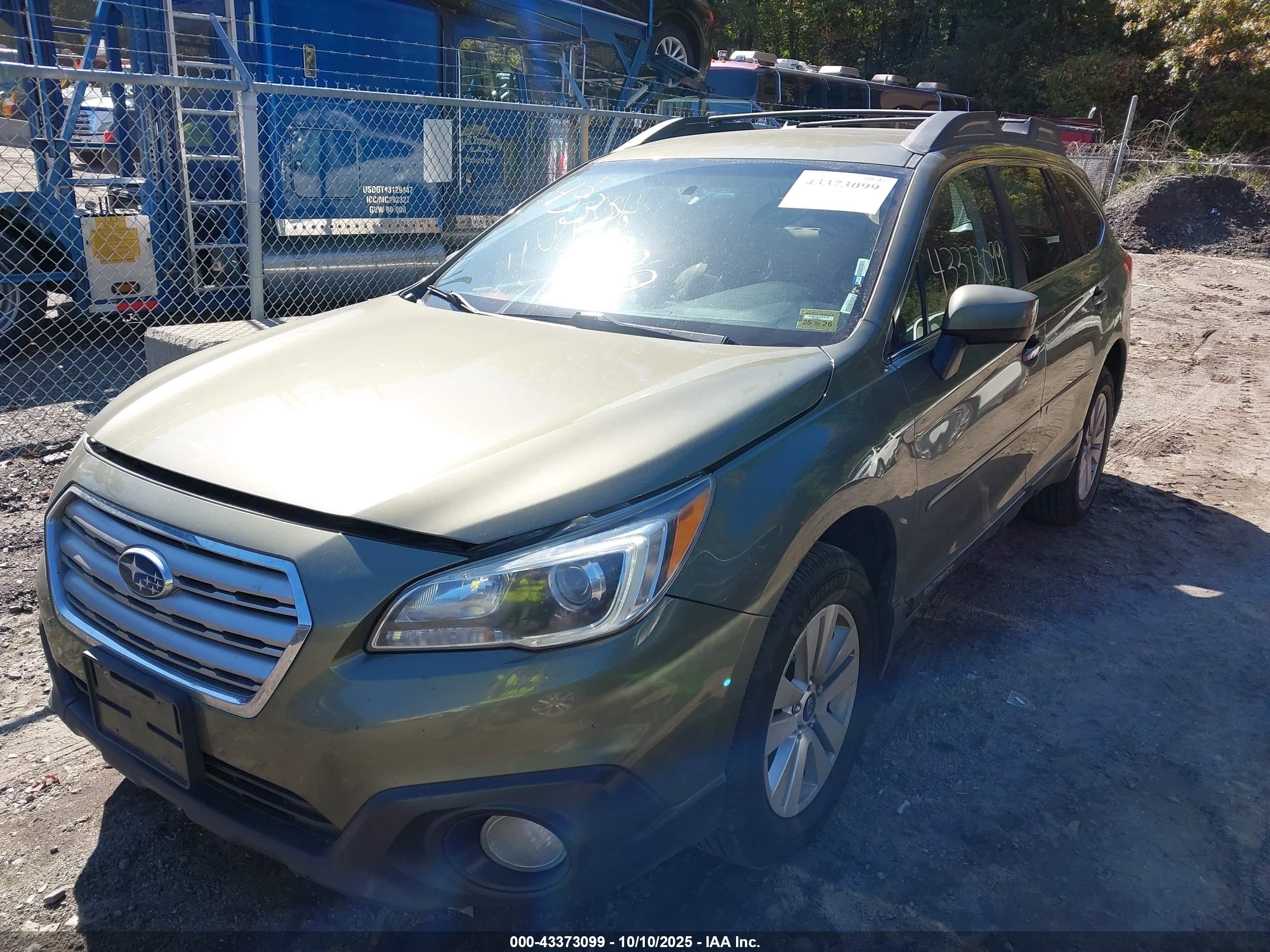 SUBARU OUTBACK image 2