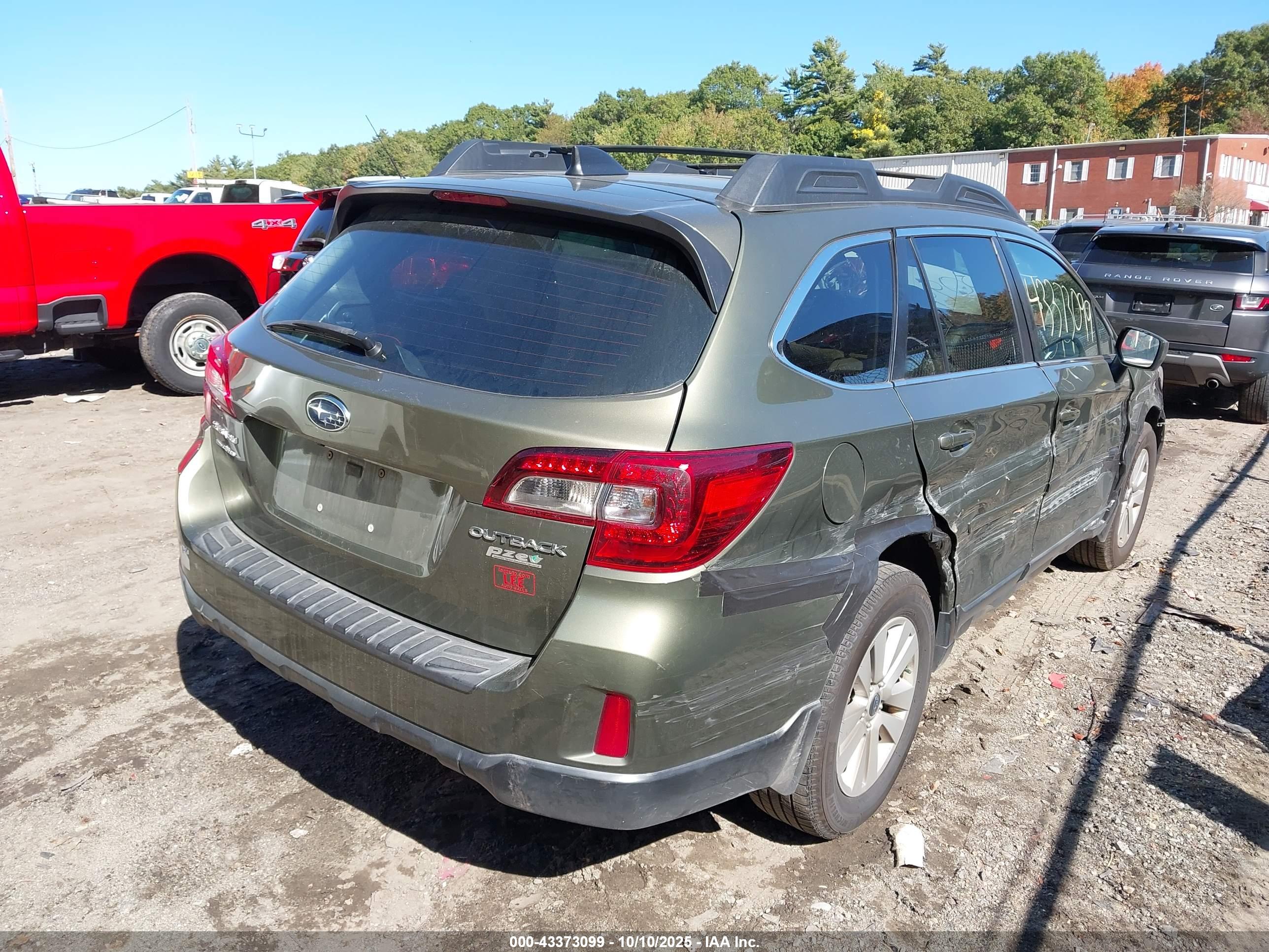 SUBARU OUTBACK image 4
