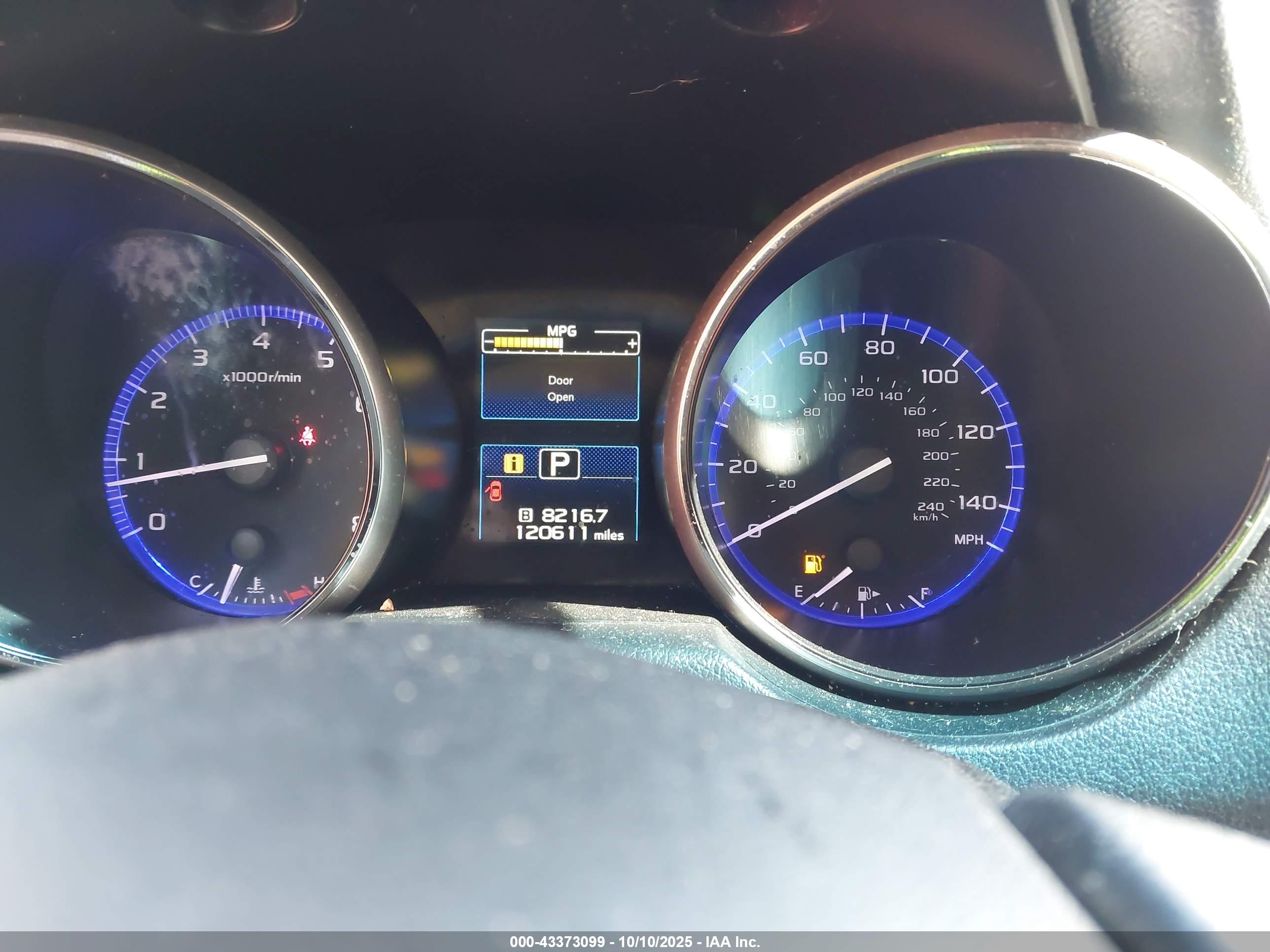 SUBARU OUTBACK image 7