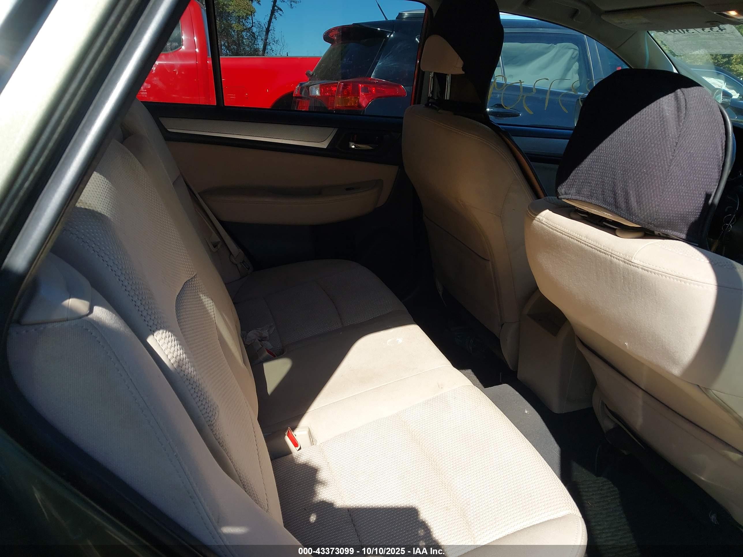 SUBARU OUTBACK image 8