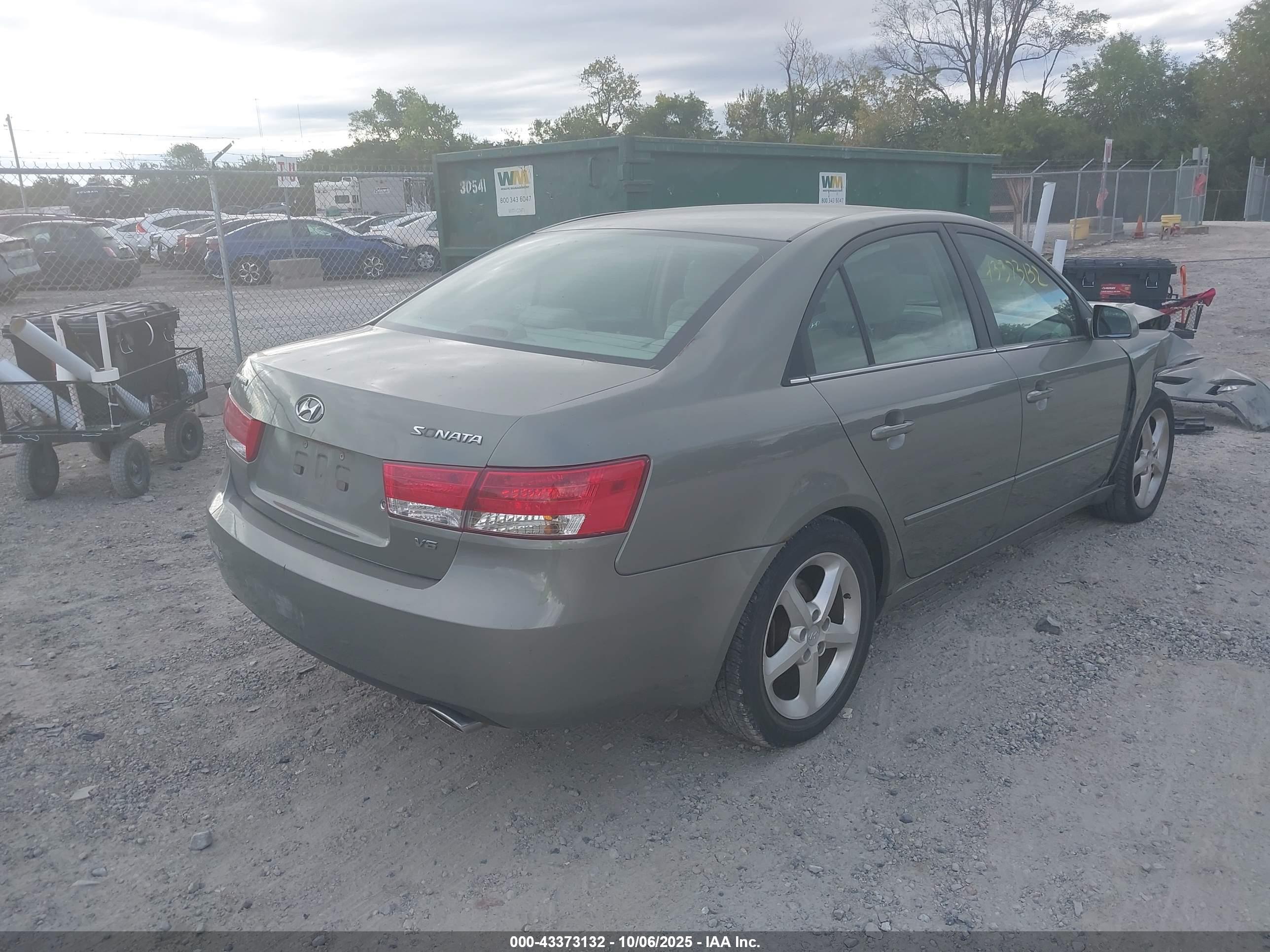 HYUNDAI SONATA image 4
