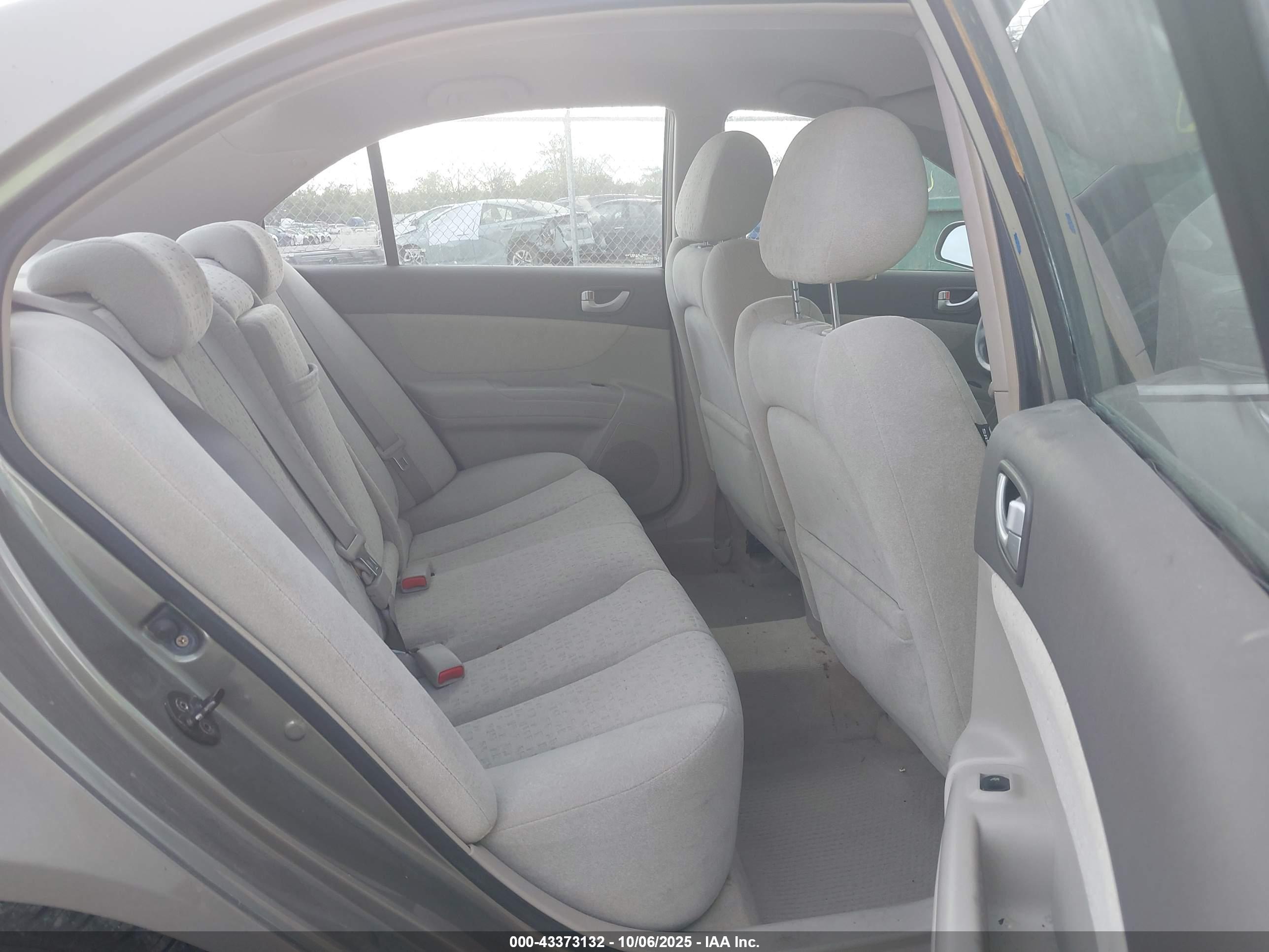 HYUNDAI SONATA image 8